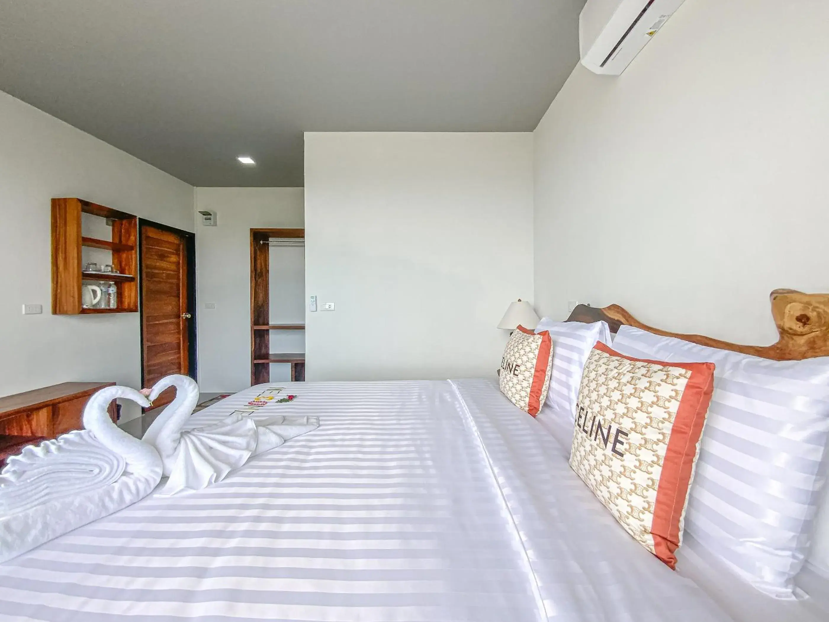 Bedroom, Bed in Samet Nangshe Goodview Bedroom, Bed in Samet Nangshe Goodview