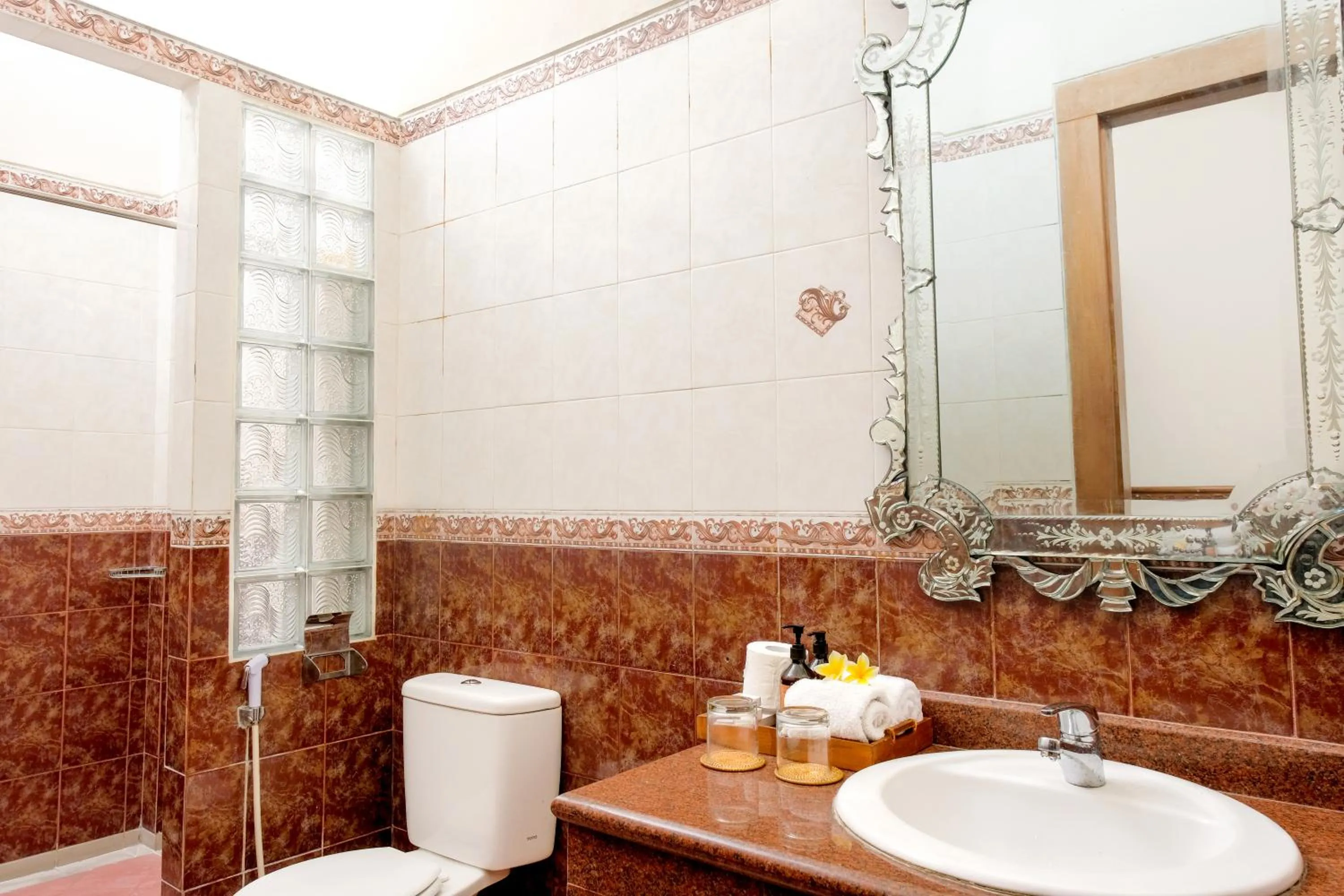 Toilet in Rumah Pesik Art & Heritage Hotel