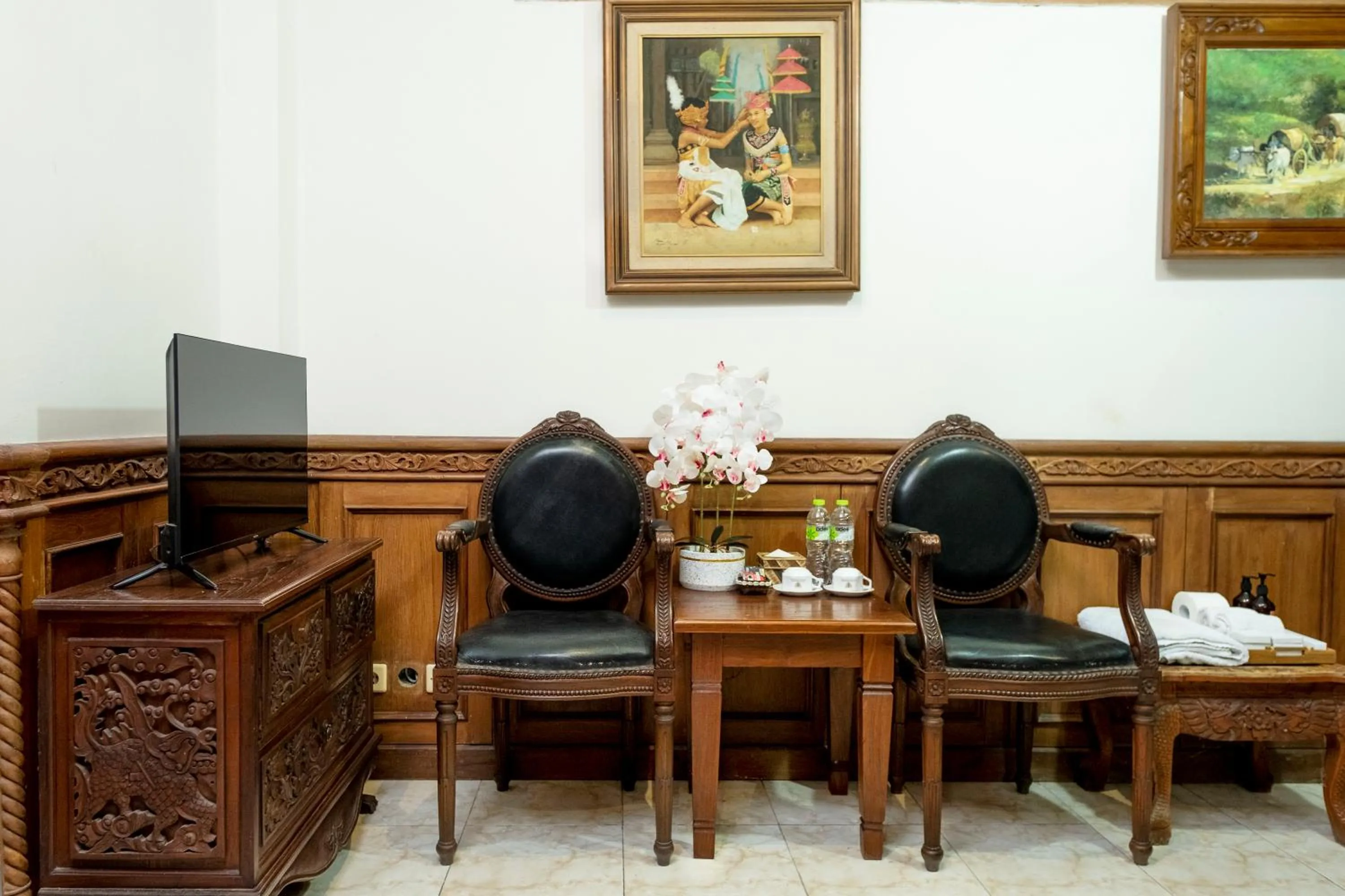 TV and multimedia in Rumah Pesik Art & Heritage Hotel