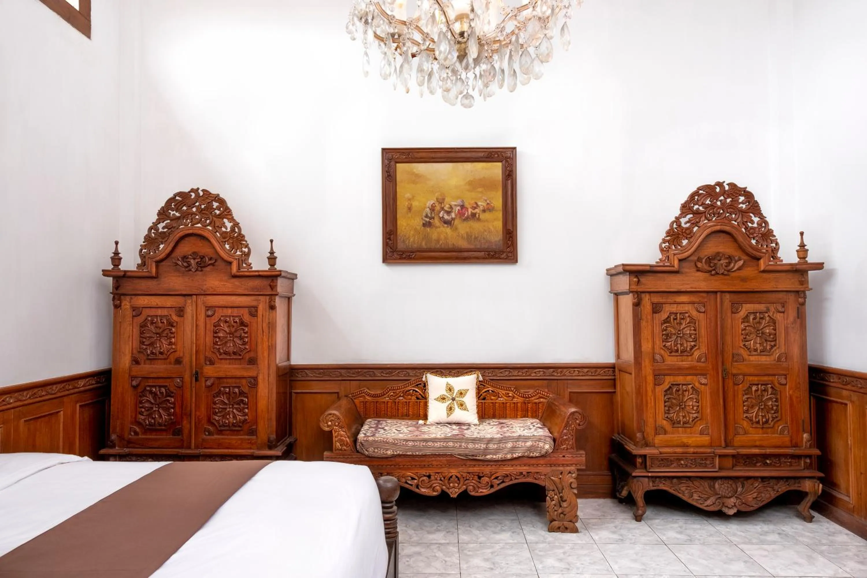 Seating area, Bed in Rumah Pesik Art & Heritage Hotel