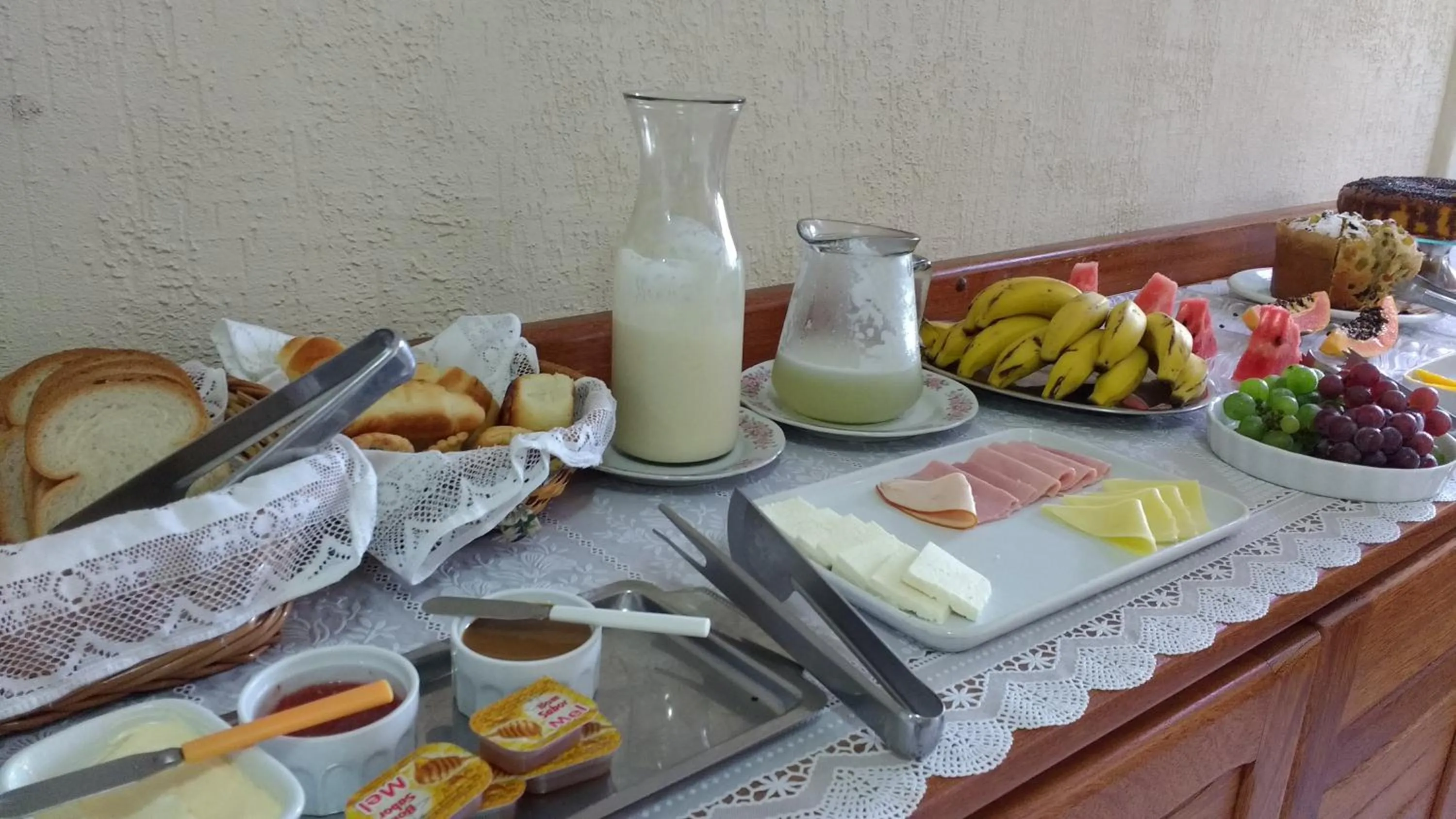 Continental breakfast in Pousada Dom Toazza