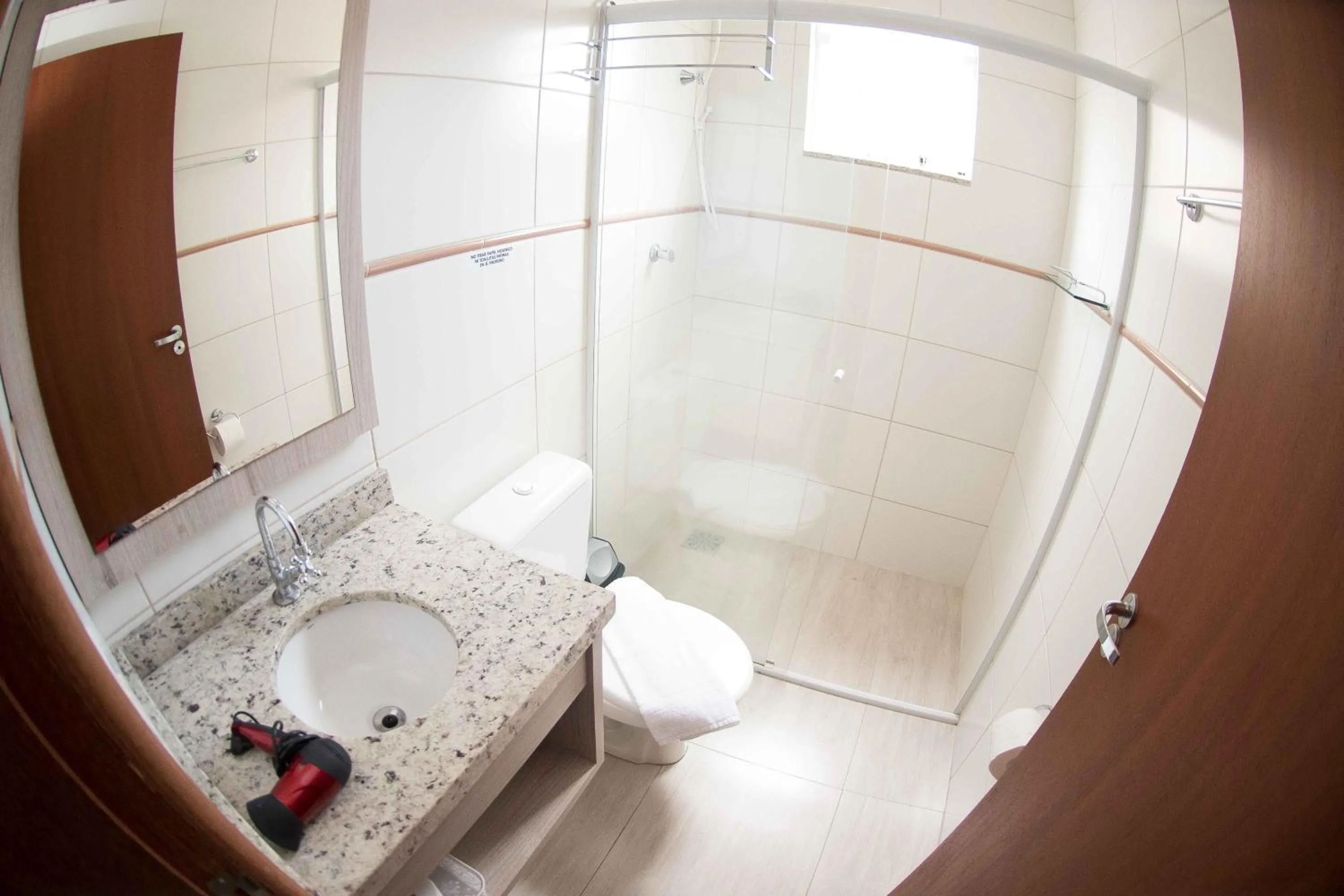 Shower in Pousada Dom Toazza