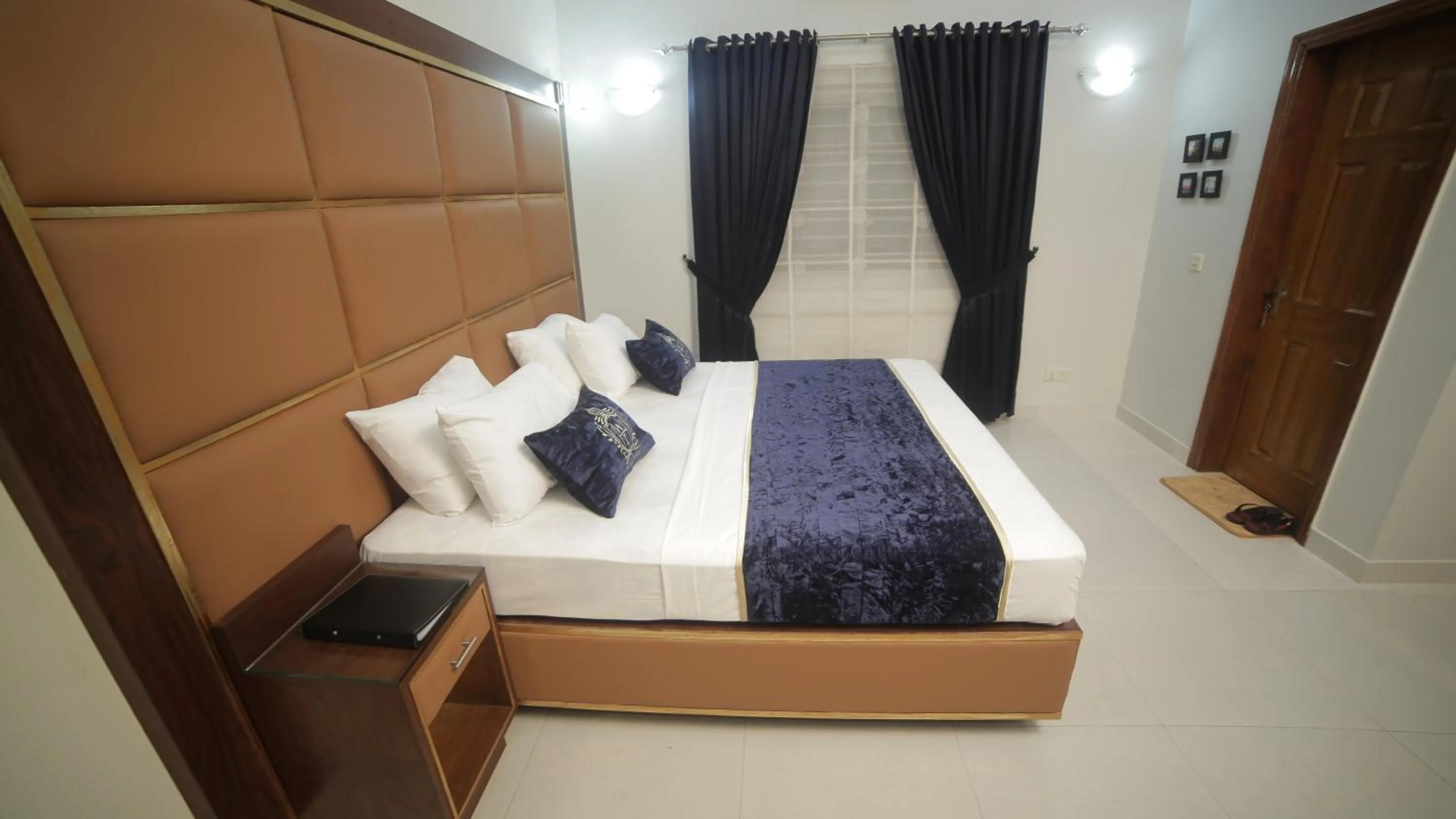 Bed in Four Squares by WI Hotel