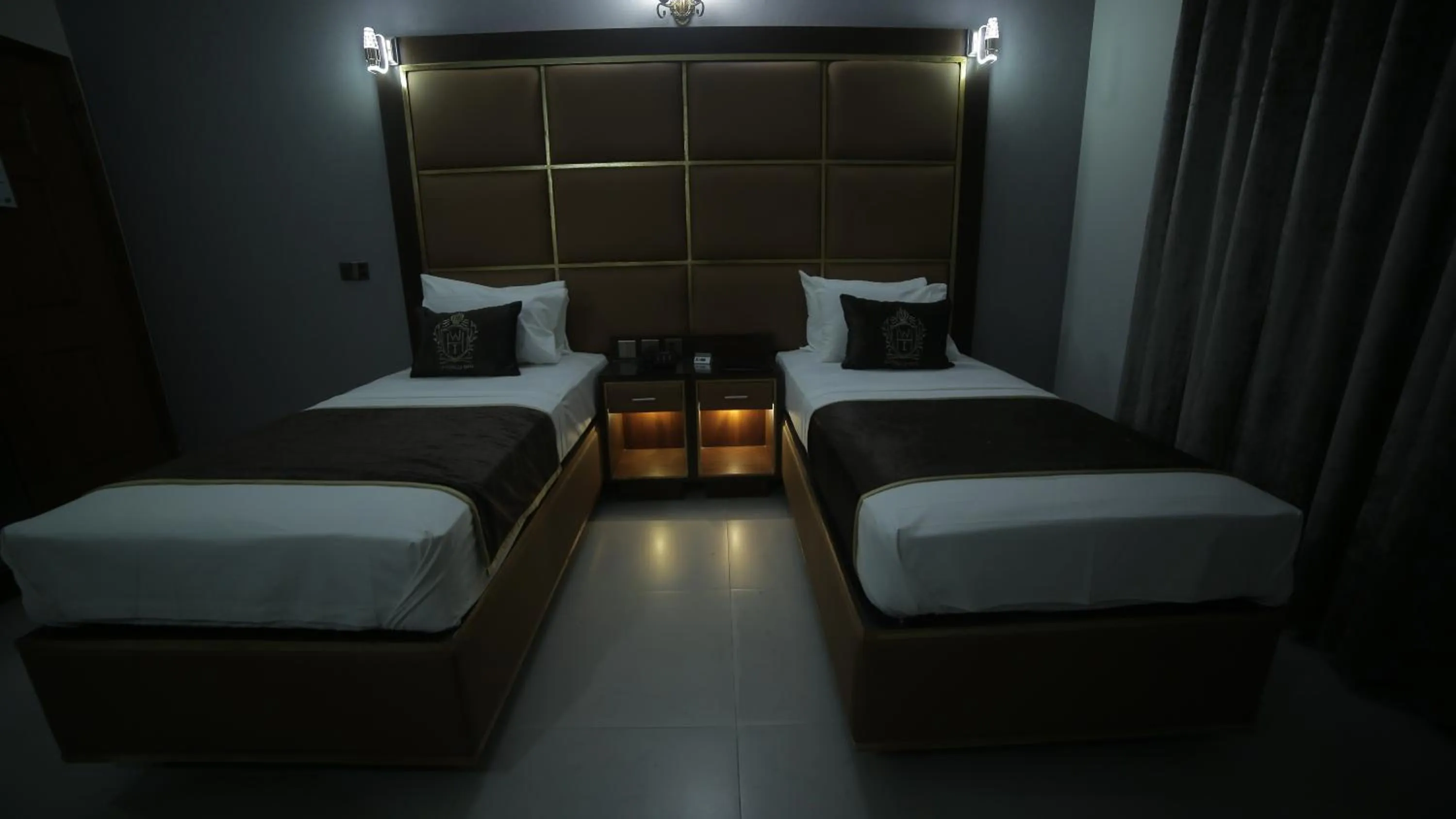 Bed in Four Squares by WI Hotel