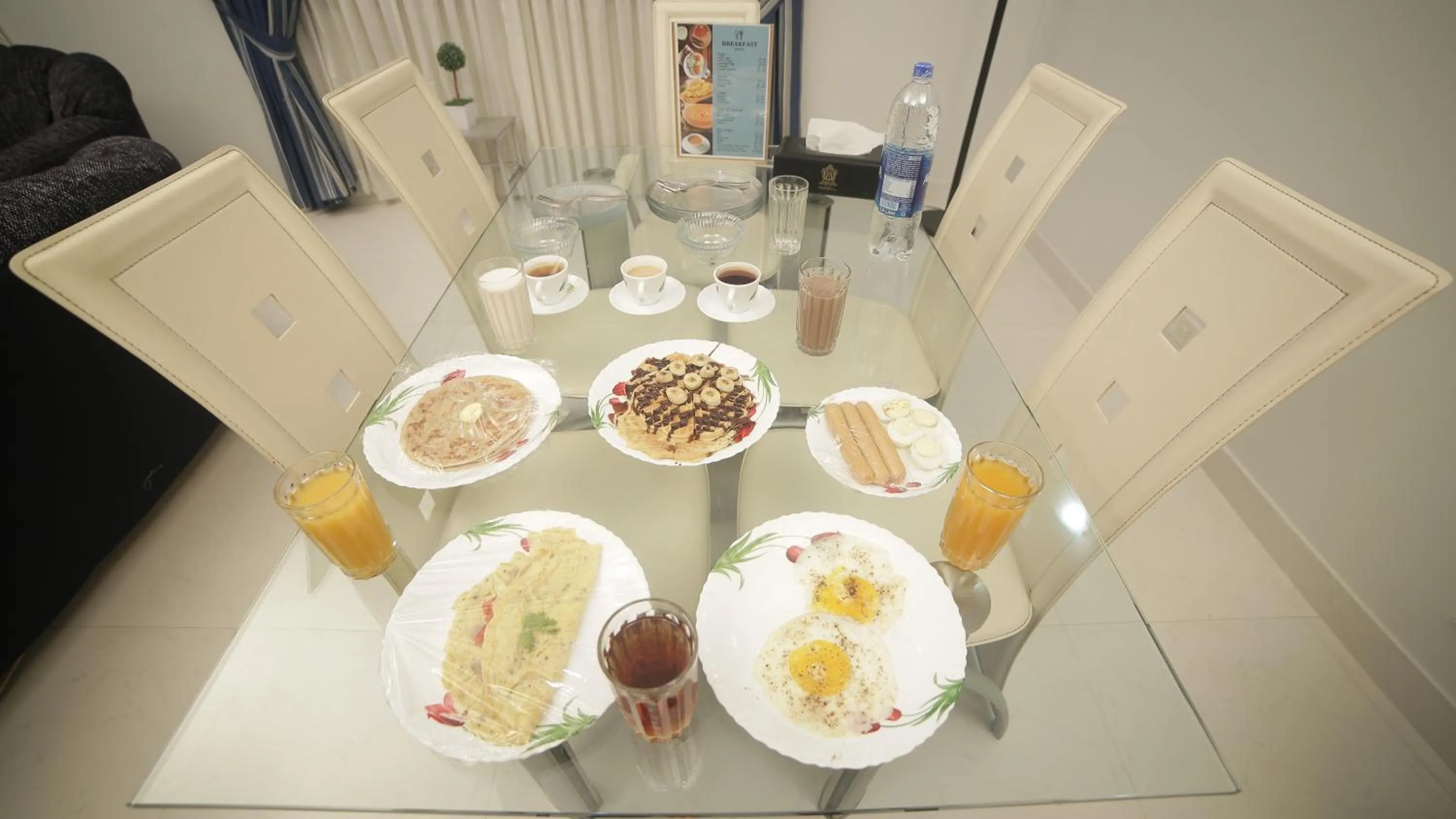 Food and drinks in Four Squares by WI Hotel