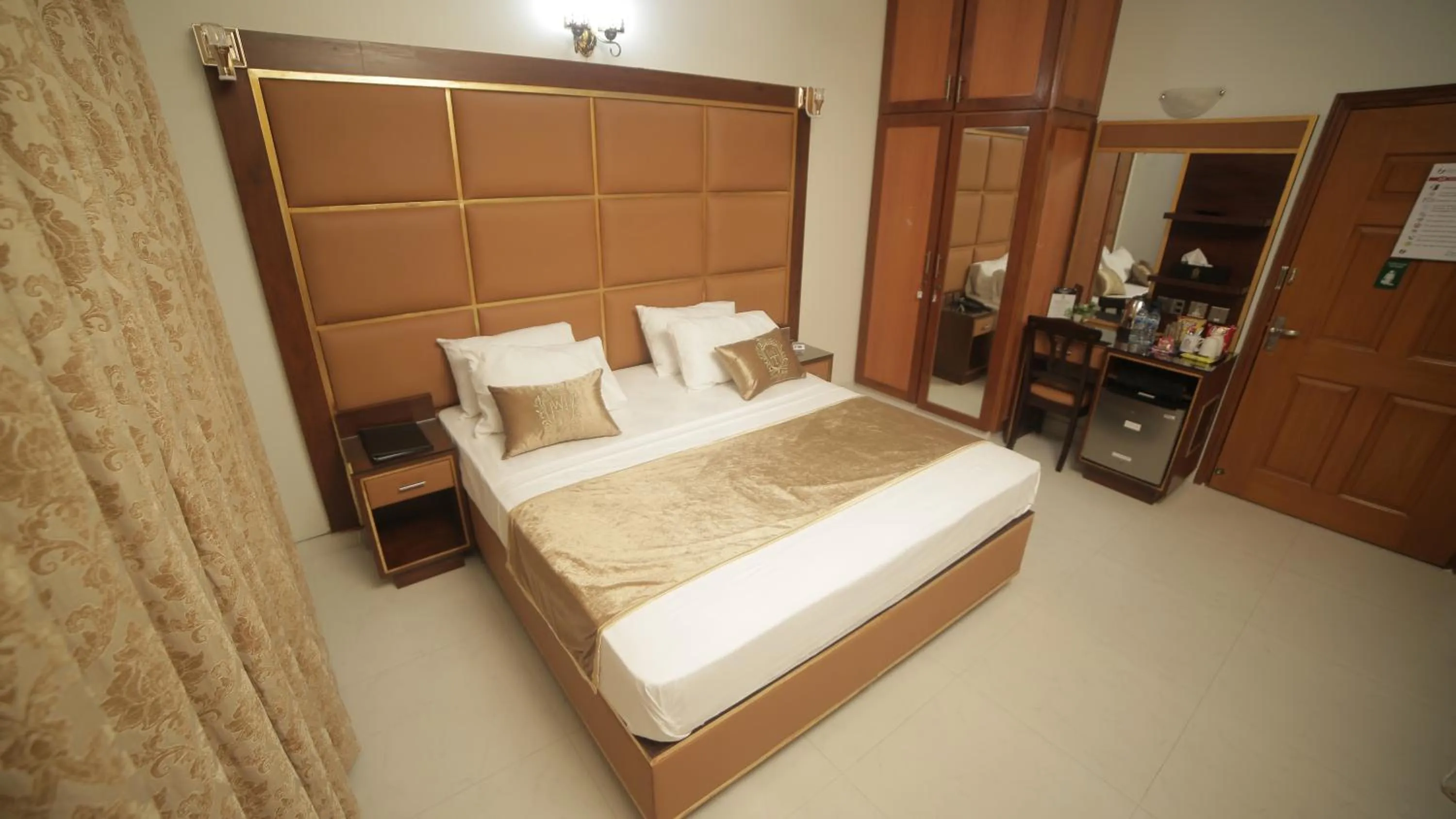 Bed in Four Squares by WI Hotel