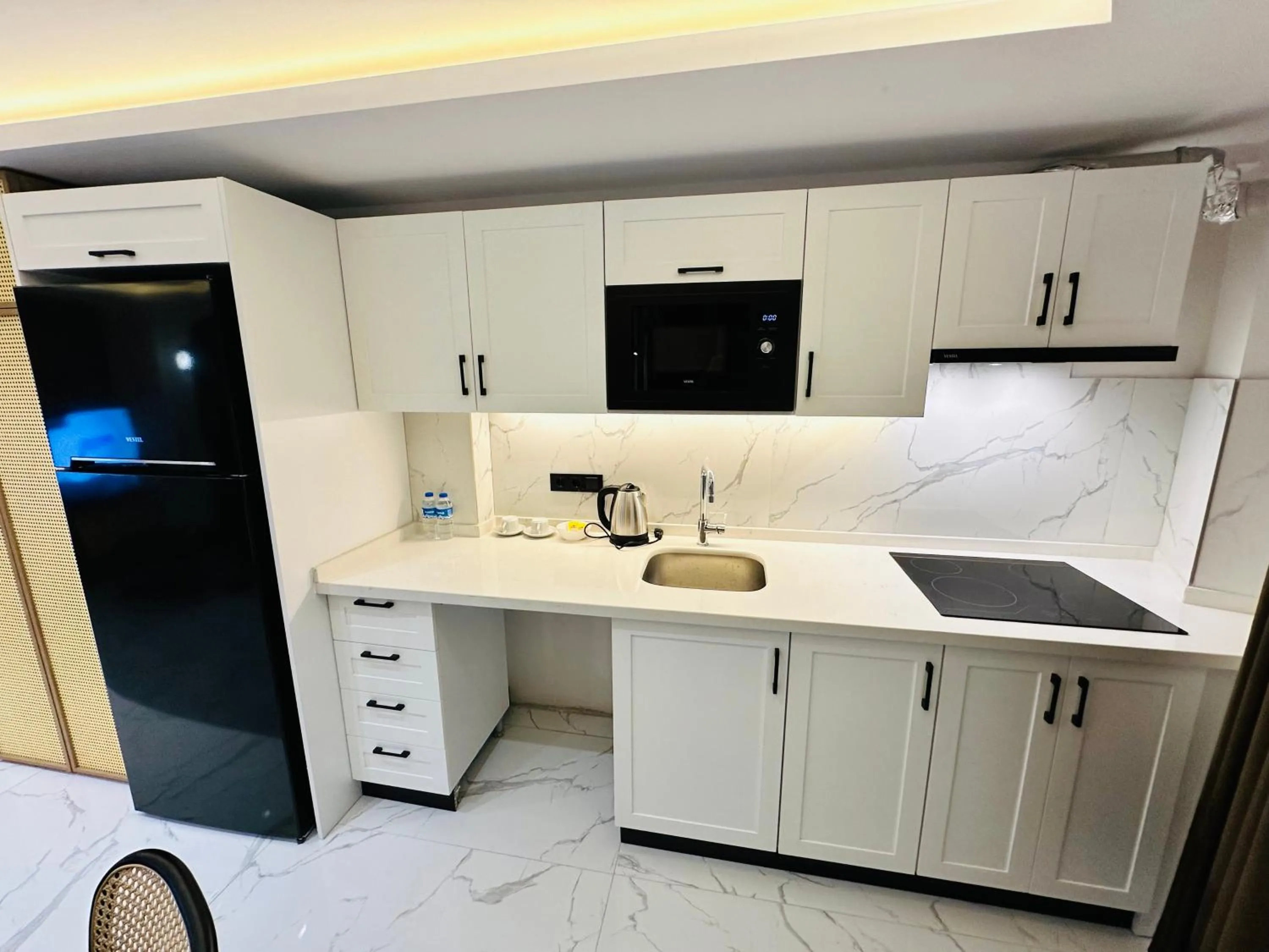 Coffee/tea facilities in Rose Point Residence