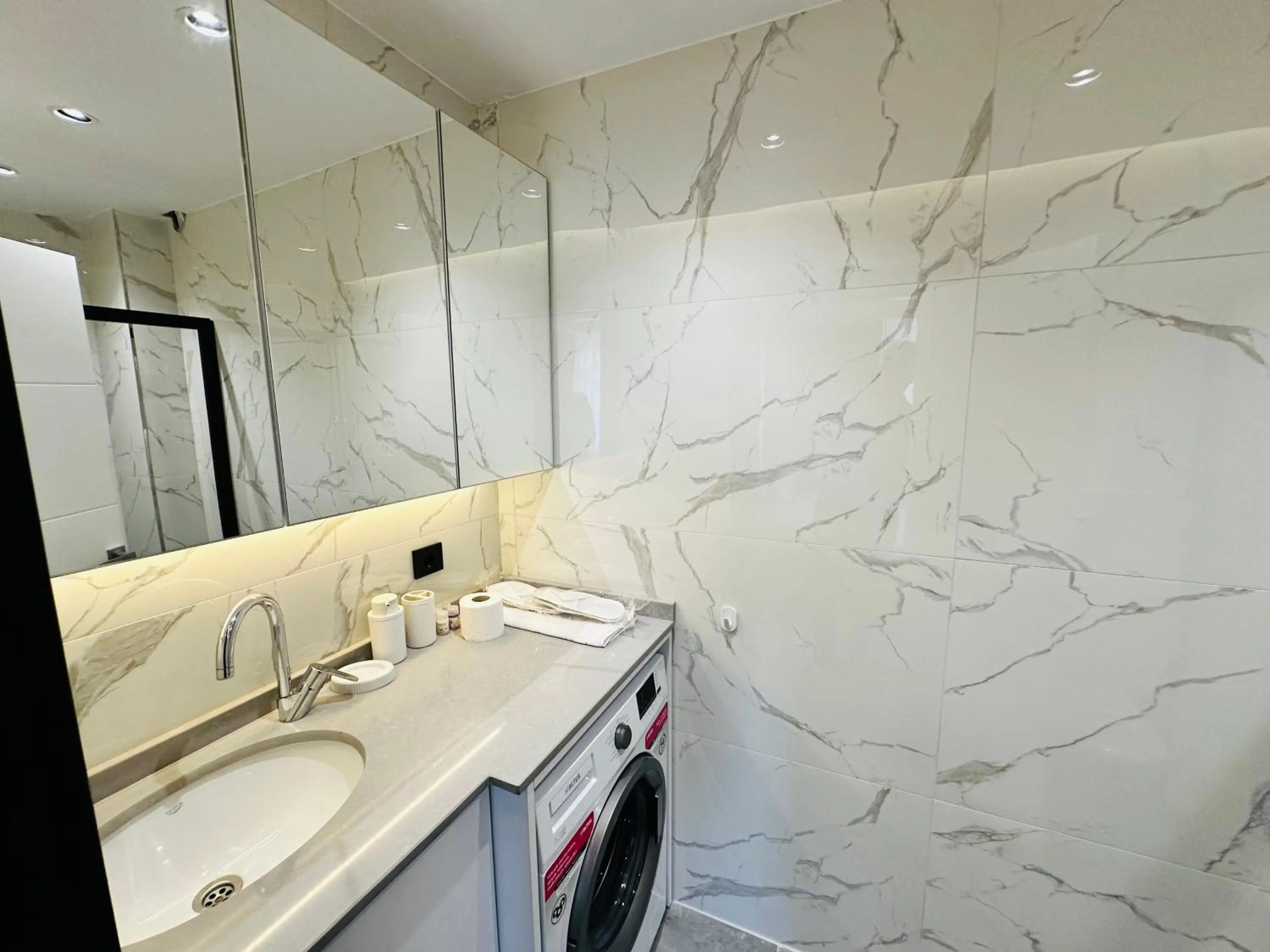 Shower in Rose Point Residence