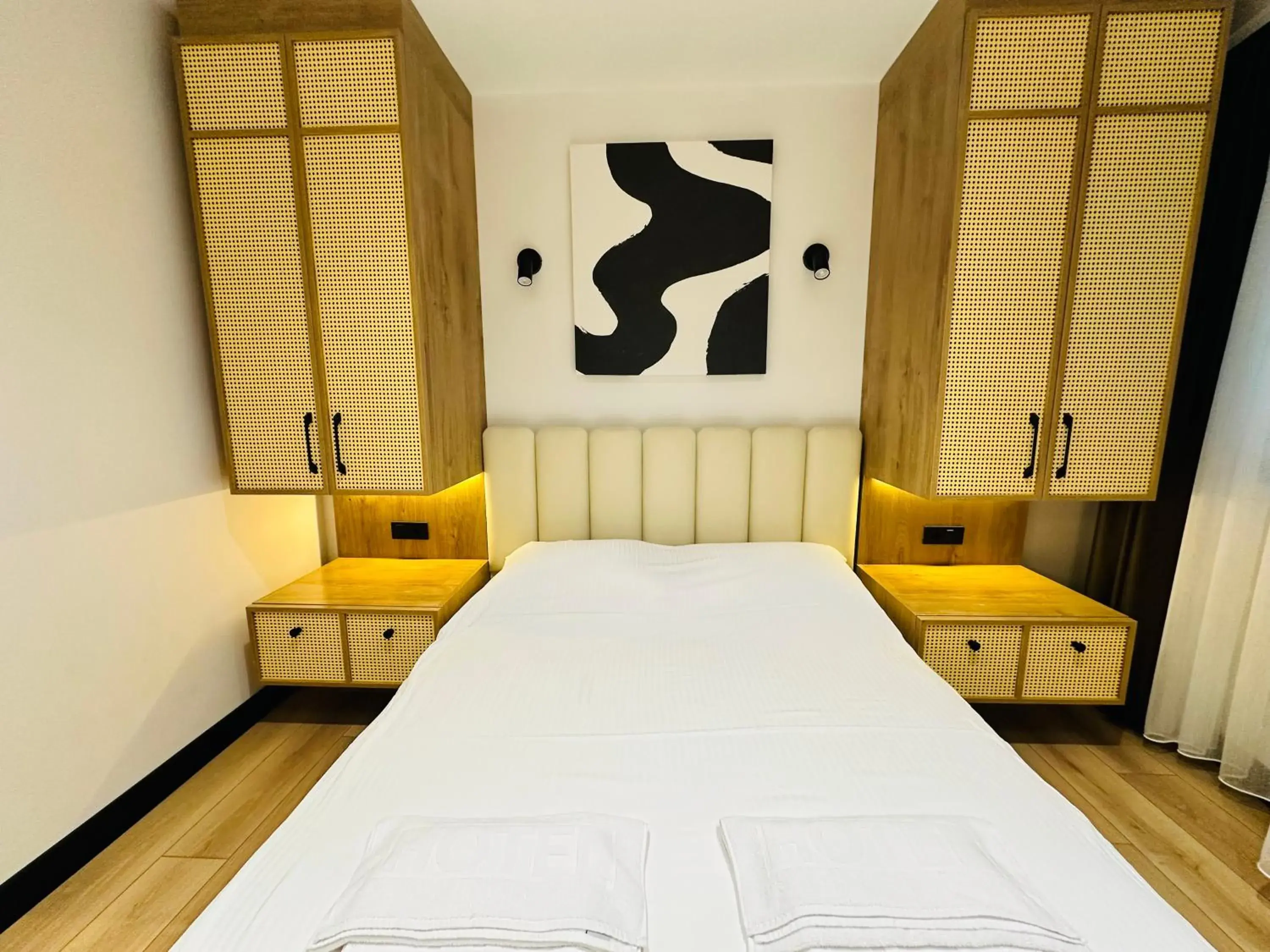 One-Bedroom Apartment in Rose Point Residence One-Bedroom Apartment in Rose Point Residence