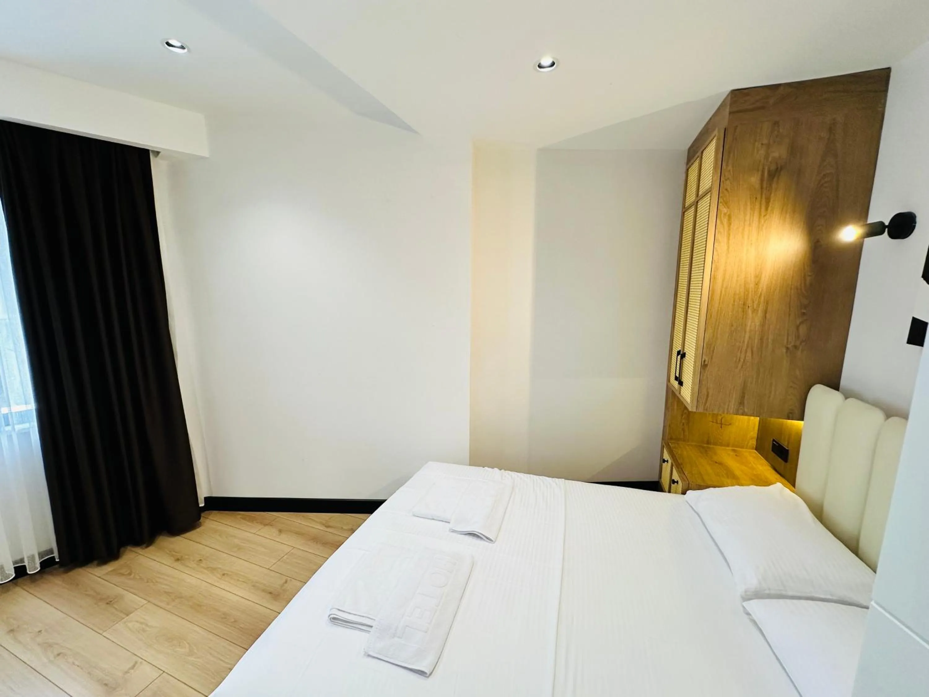 Bed in Rose Point Residence