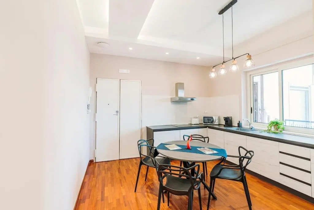 Kitchen or kitchenette in La casa di Giorgio apartment