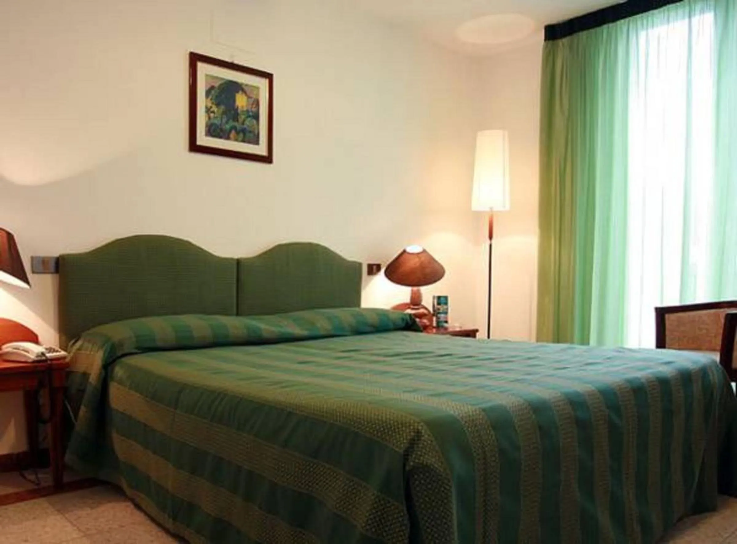 Bed in Hotel Ristorante Paradiso