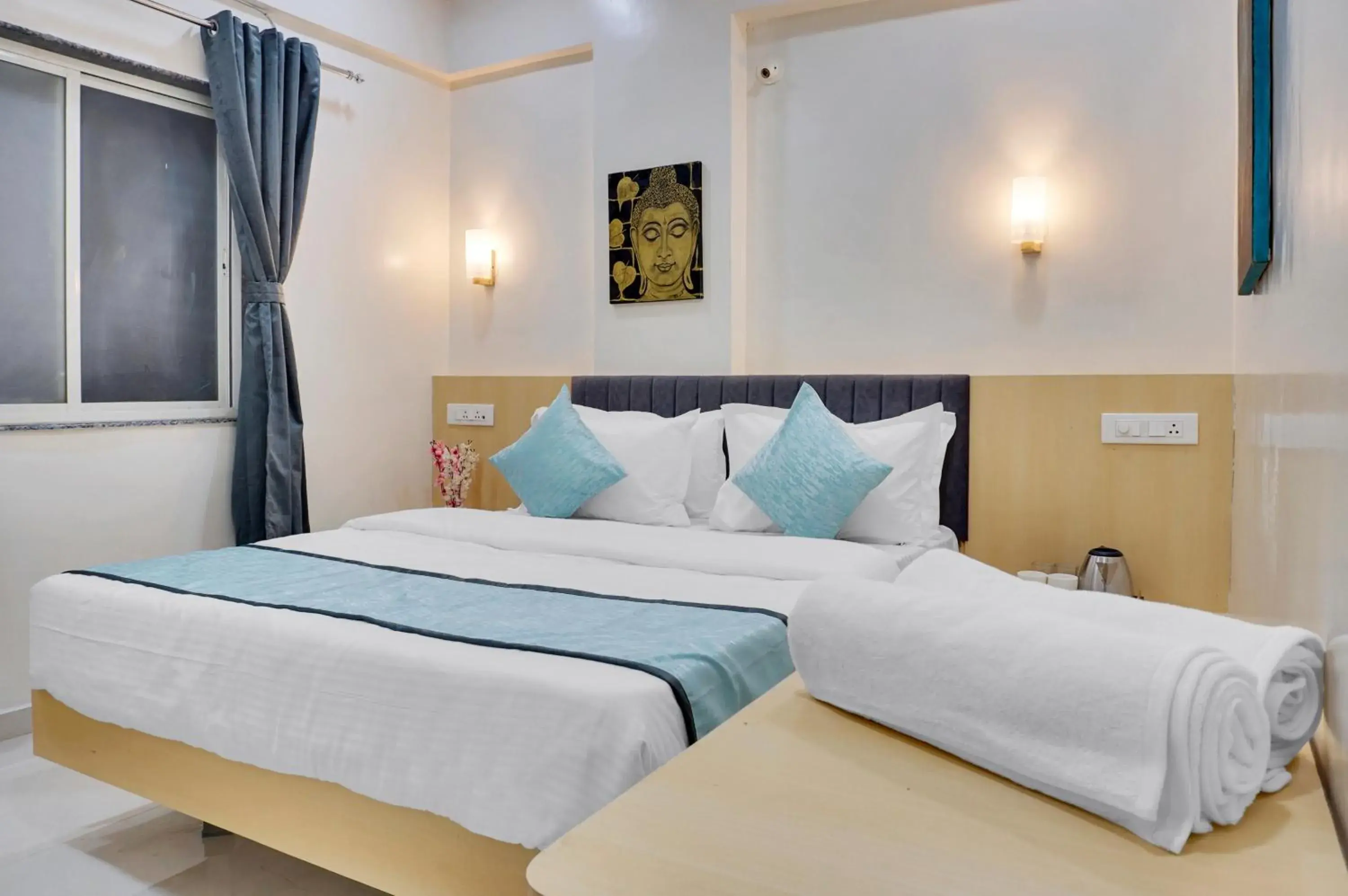 Photo of the whole room, Bed in Urban Hometel Photo of the whole room, Bed in Urban Hometel