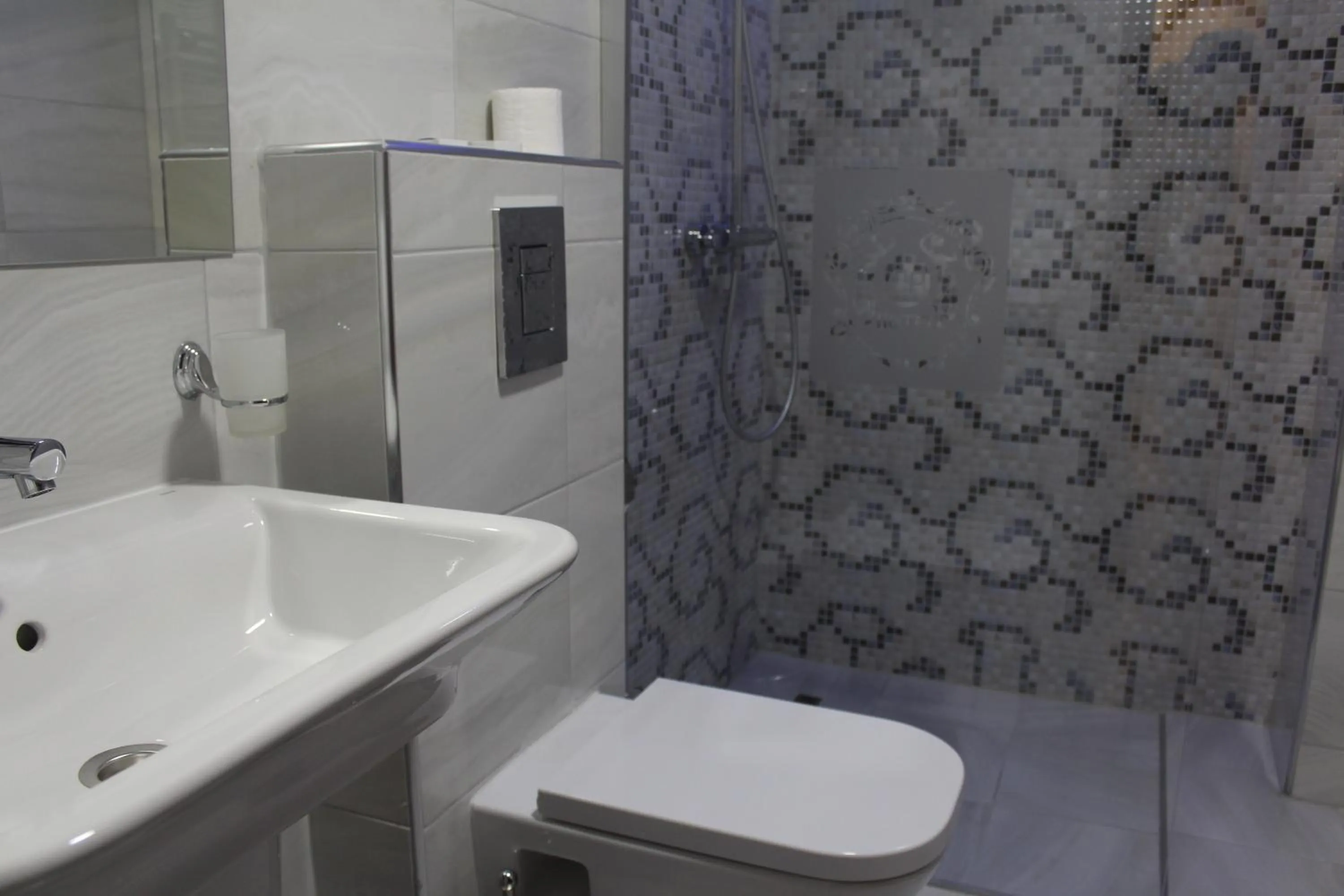 Toilet in City Palace Hotel