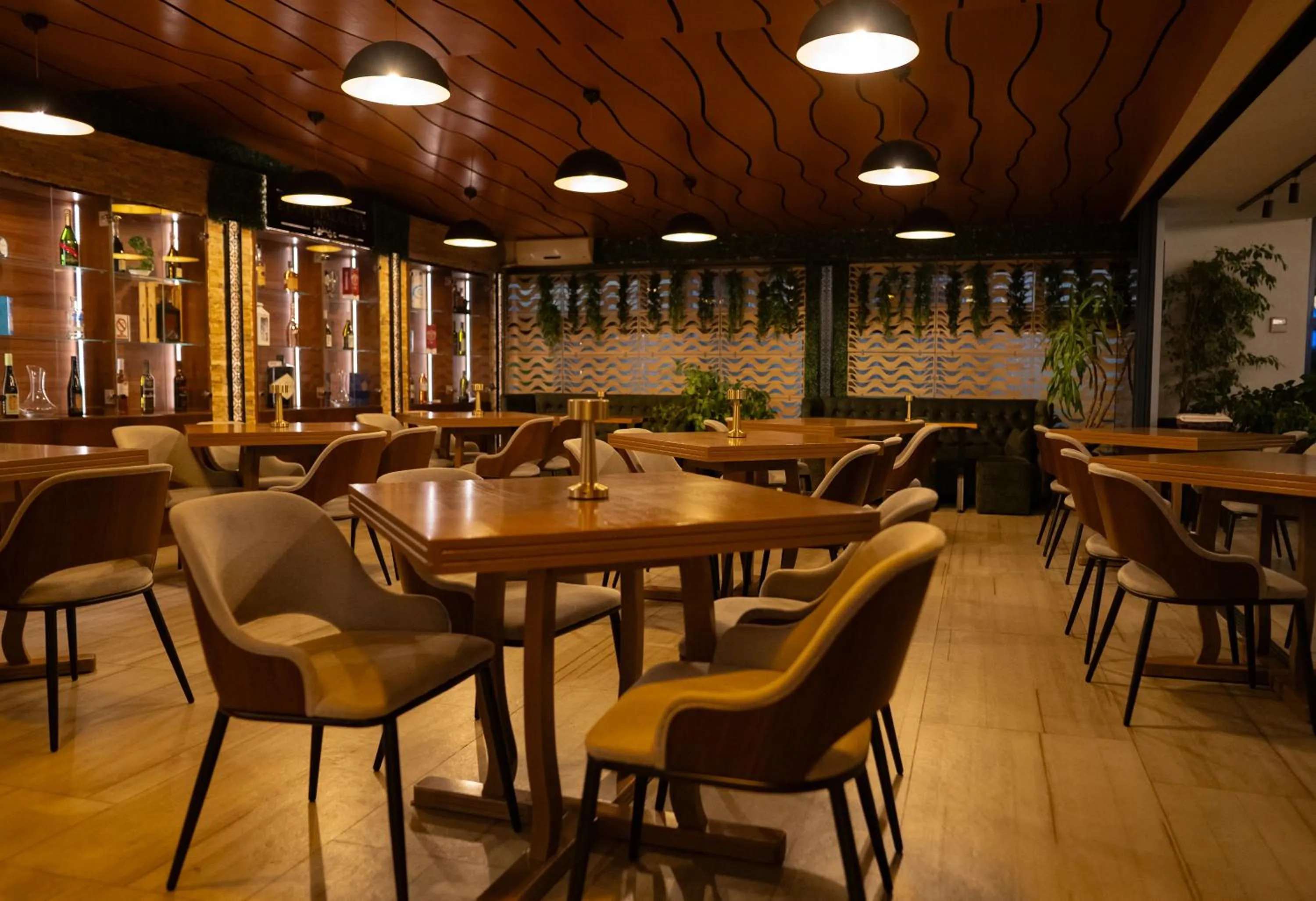 Restaurant/places to eat in City Palace Hotel