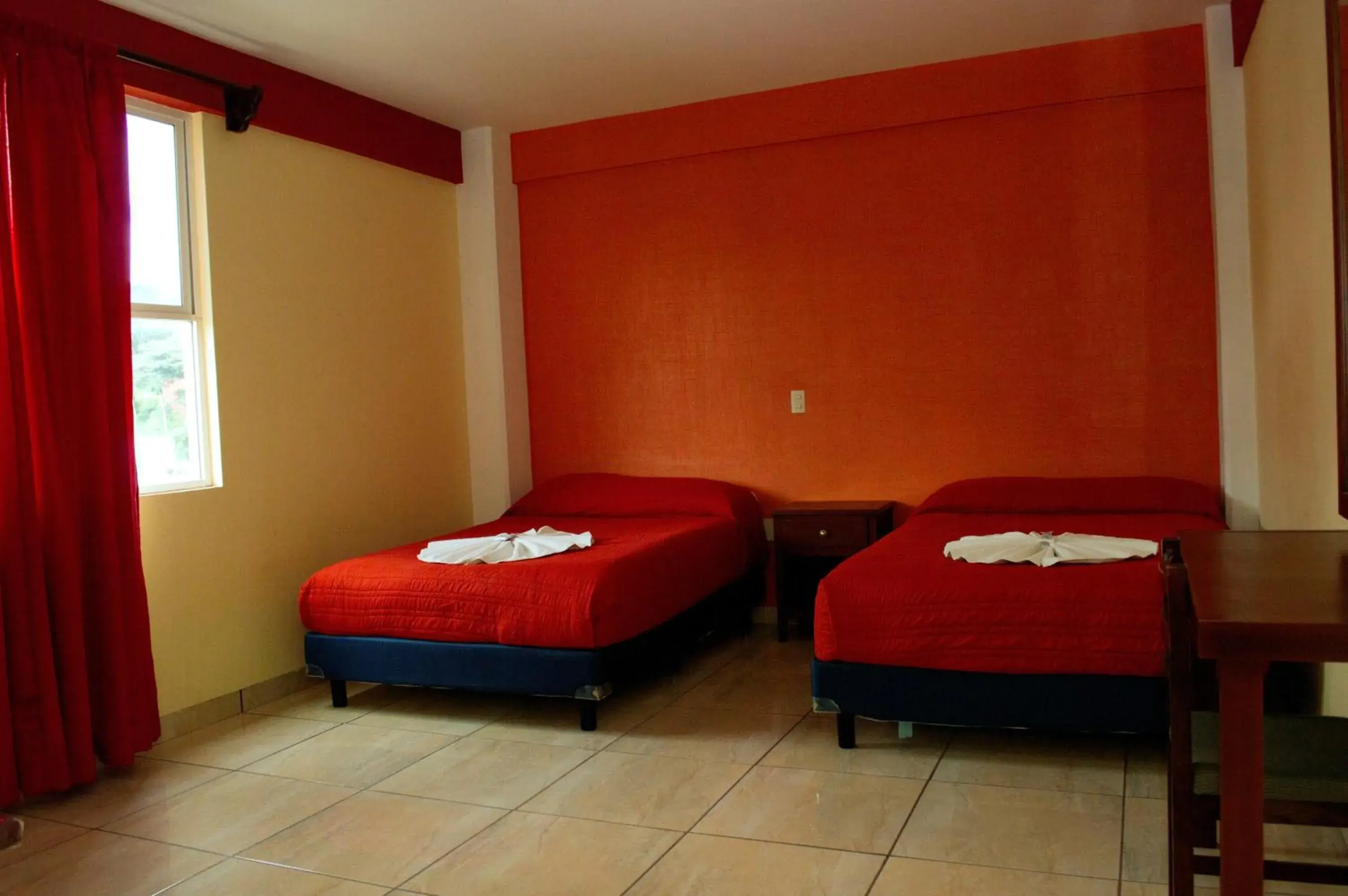 Twin Room in Hotel Casa Rus Twin Room in Hotel Casa Rus