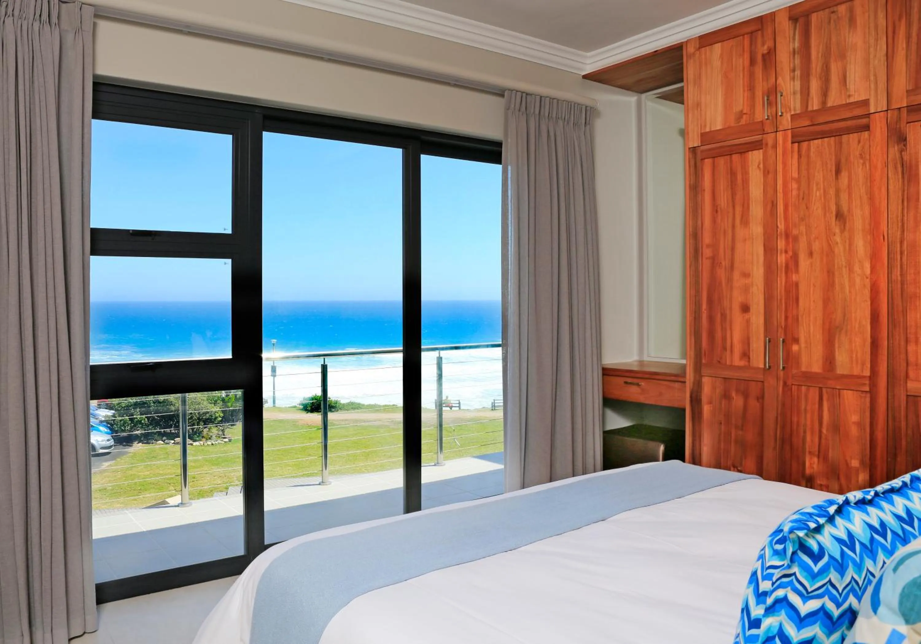 Bed in Brenton Haven Beachfront Resort