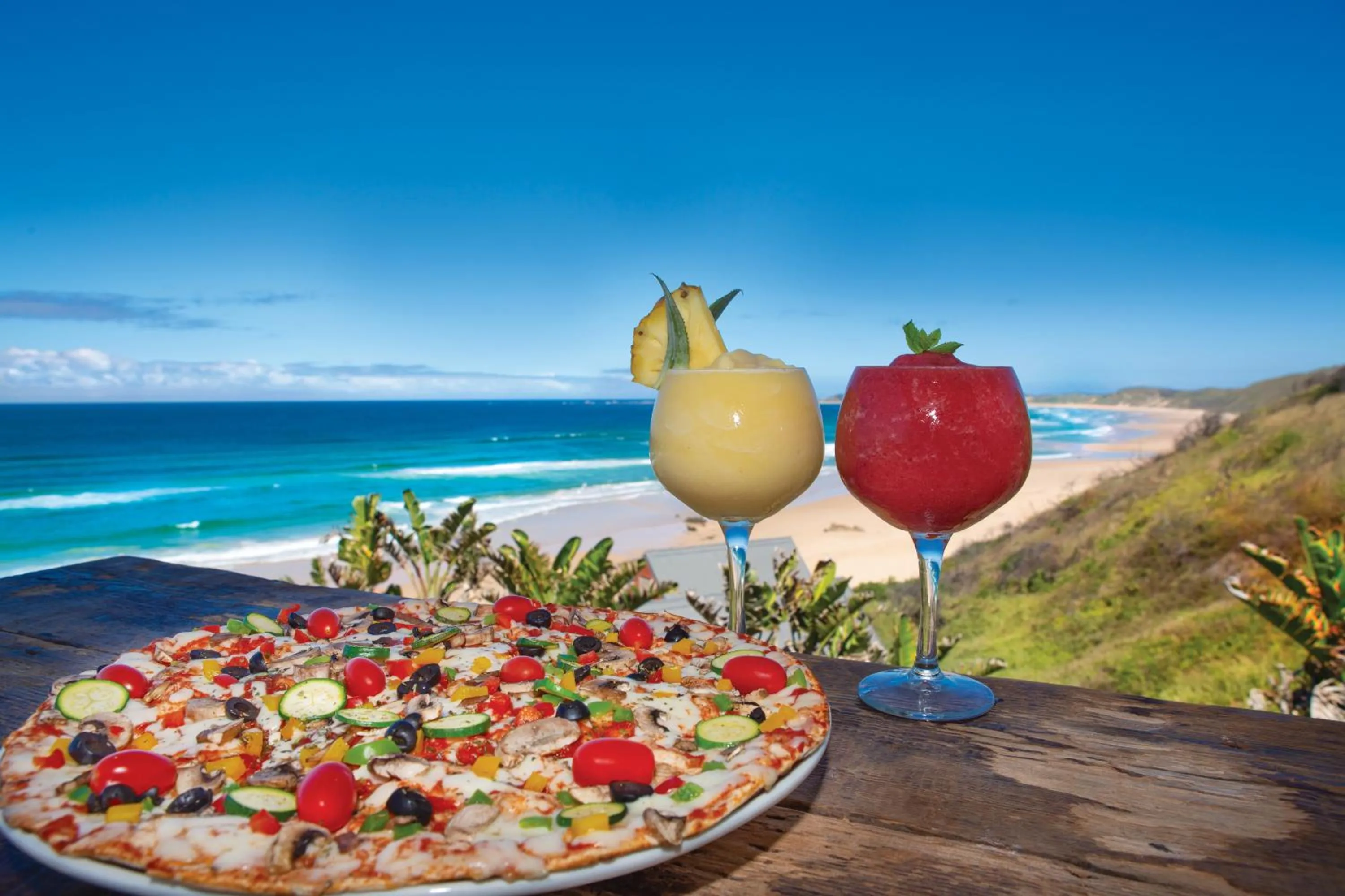 Food and drinks in Brenton Haven Beachfront Resort