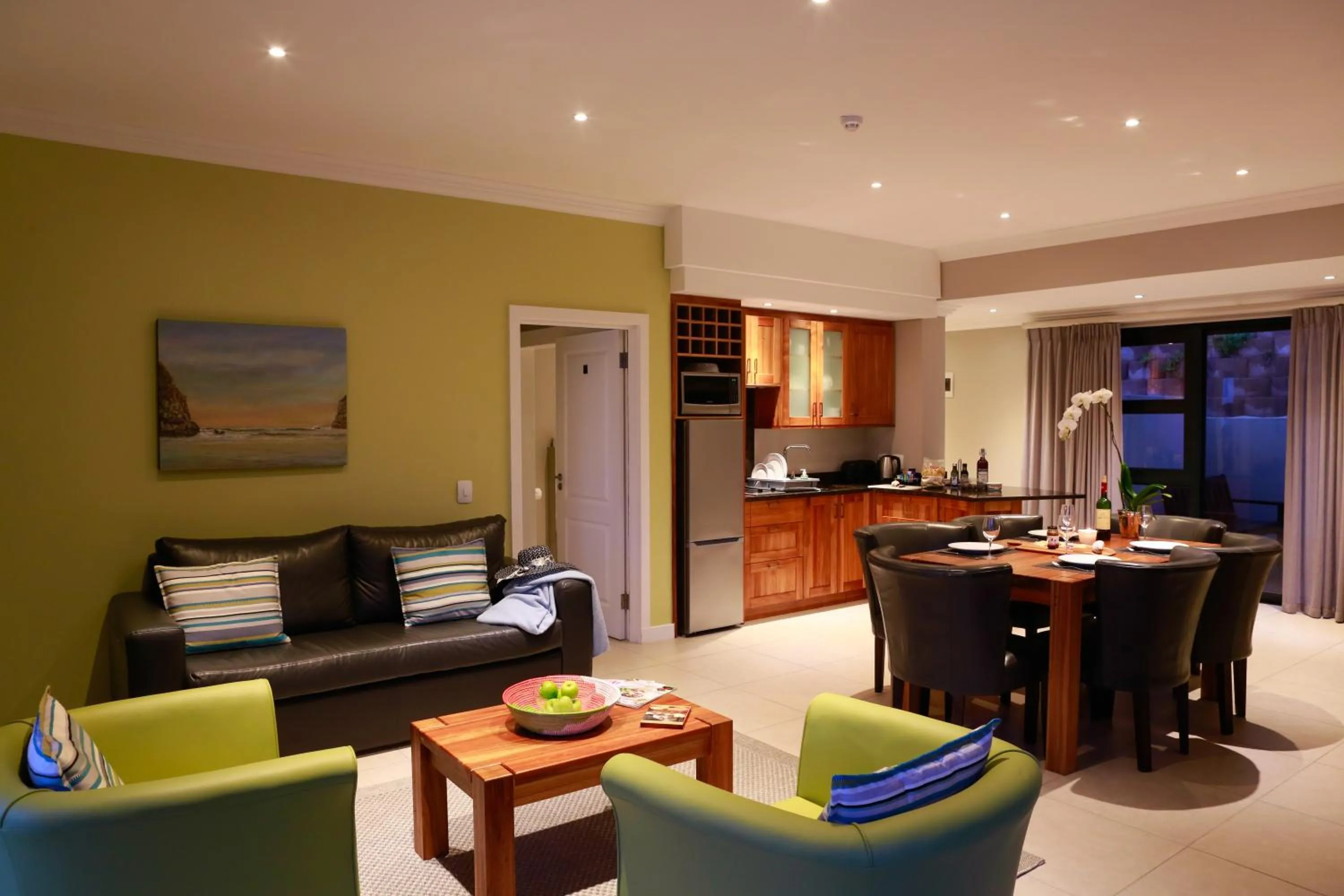 Kitchen or kitchenette in Brenton Haven Beachfront Resort
