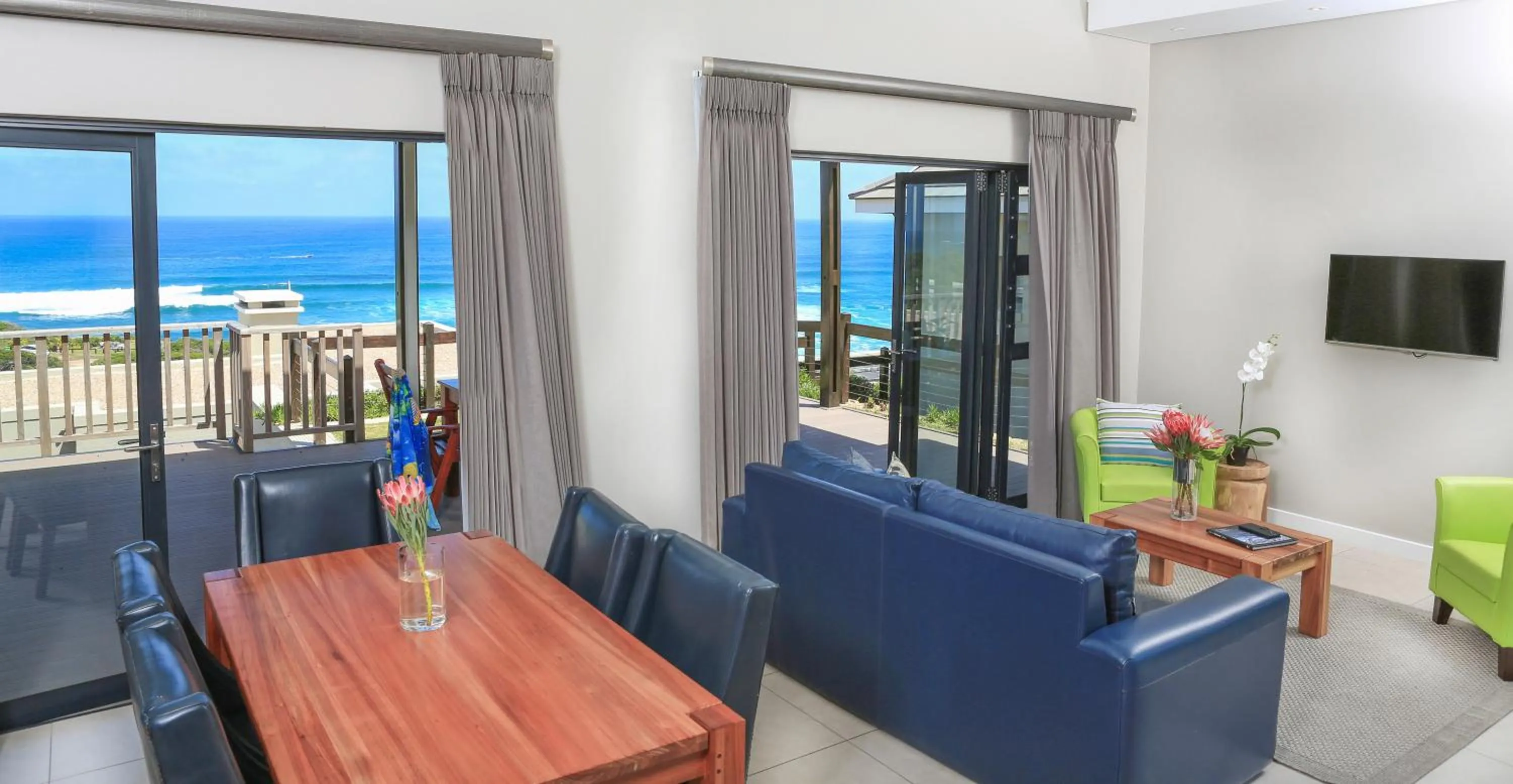 TV and multimedia in Brenton Haven Beachfront Resort