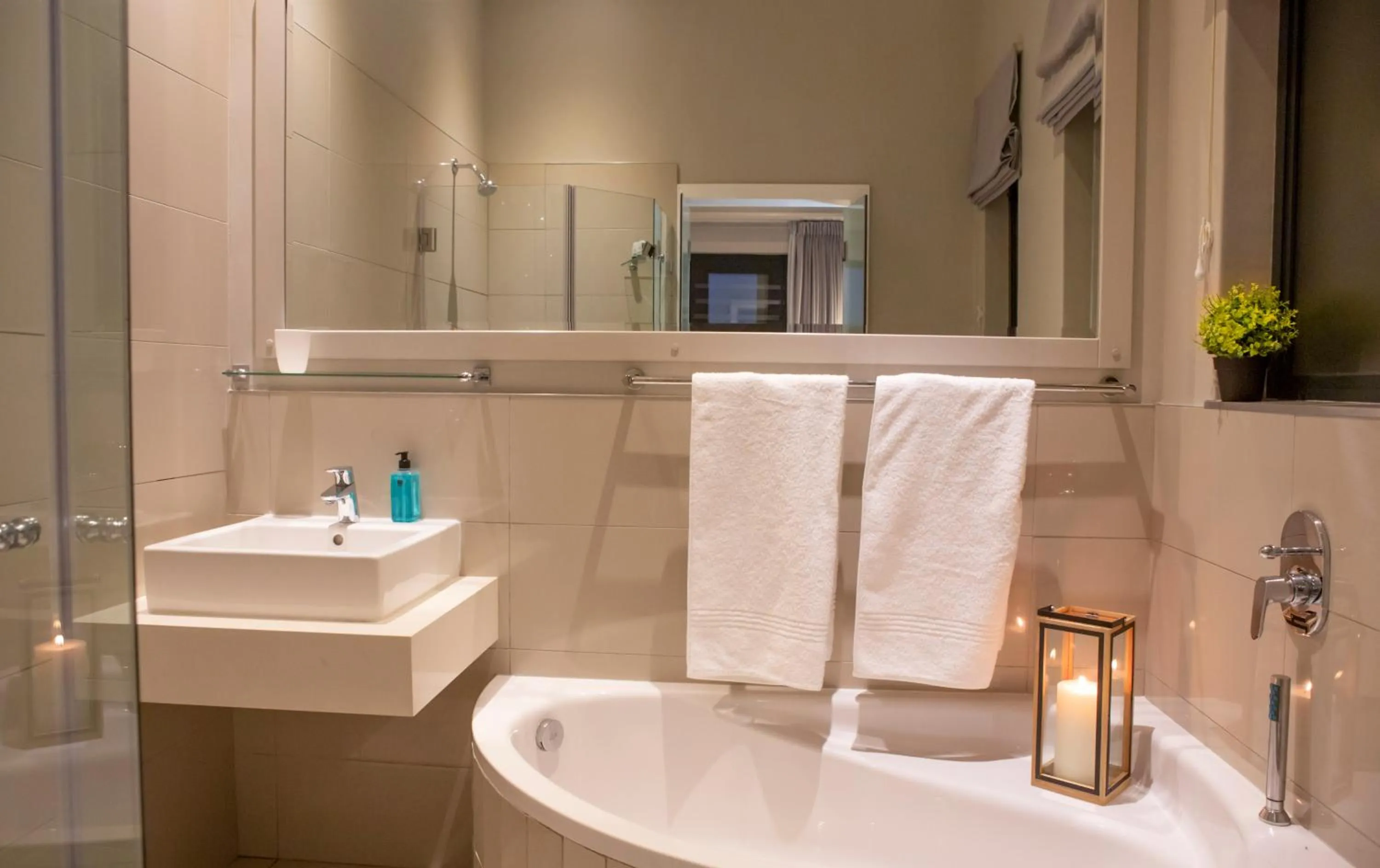 Shower in Brenton Haven Beachfront Resort