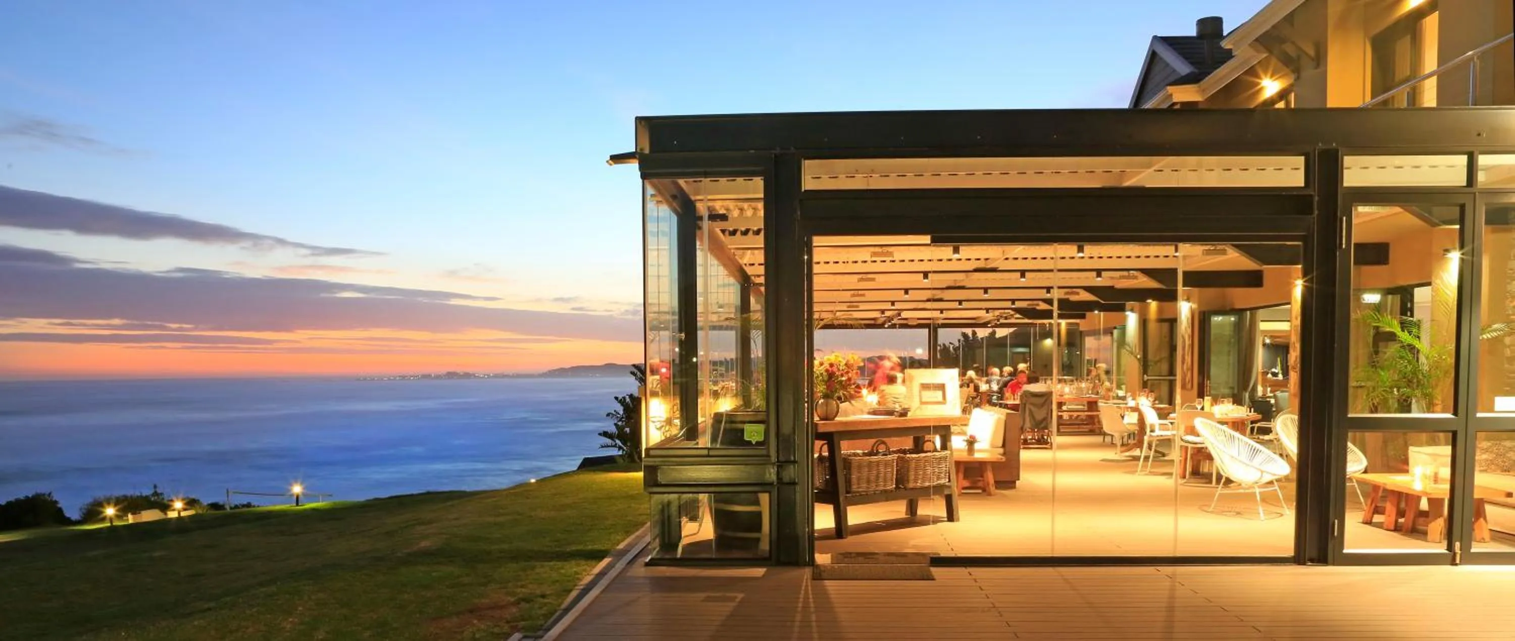Restaurant/places to eat in Brenton Haven Beachfront Resort