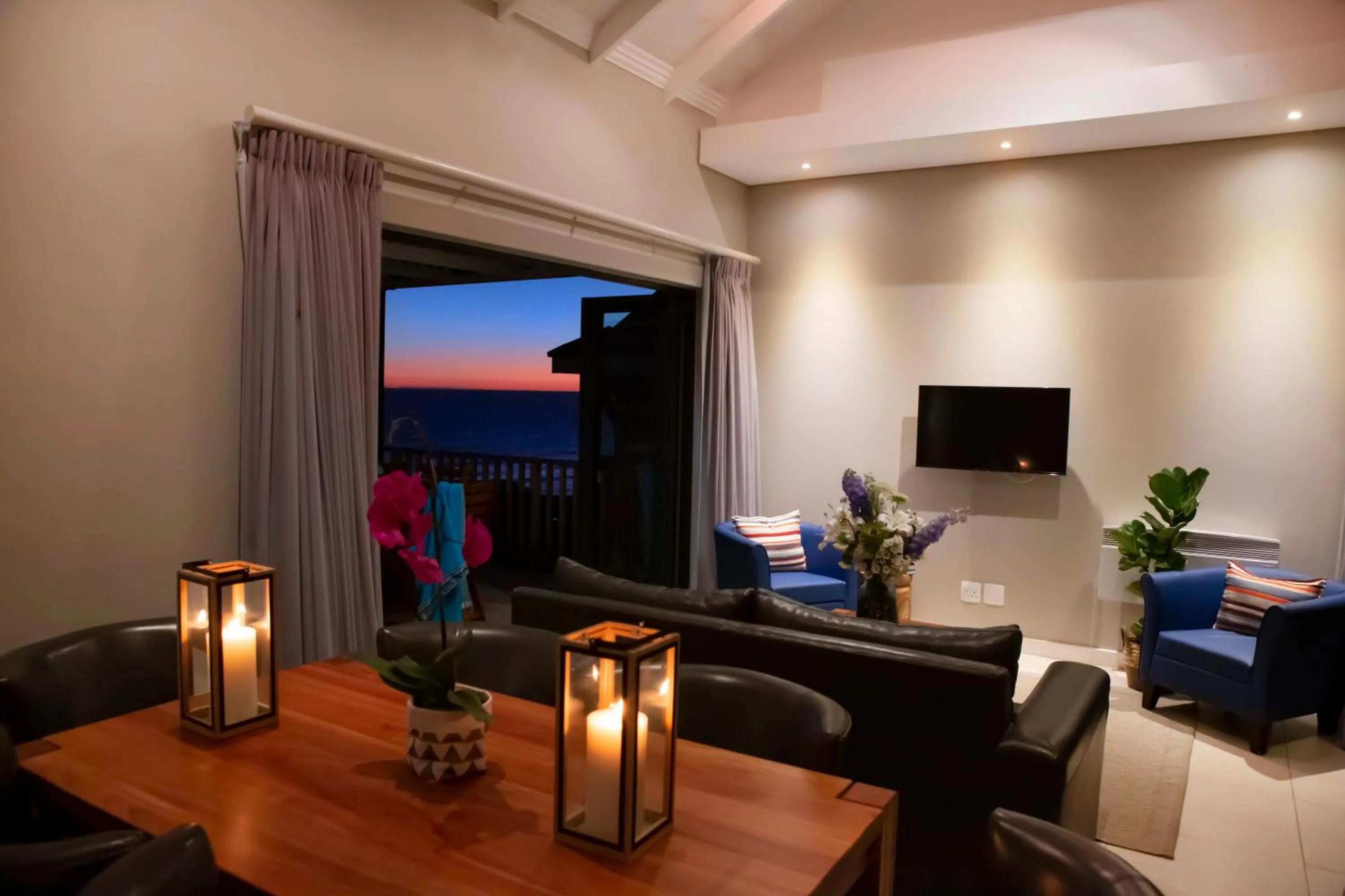Living room in Brenton Haven Beachfront Resort