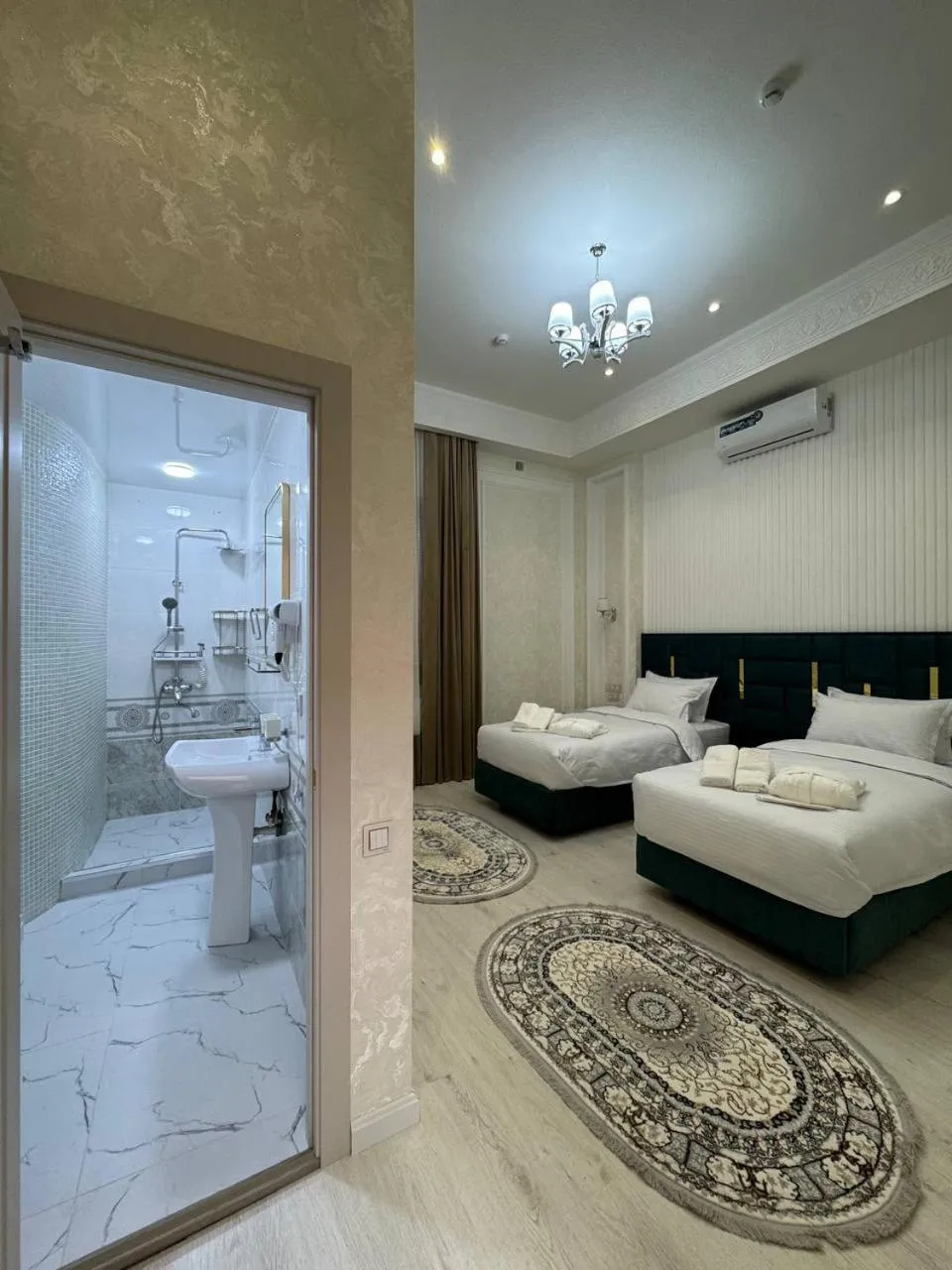 Shower, Bed in Old City Samarkand Hotel