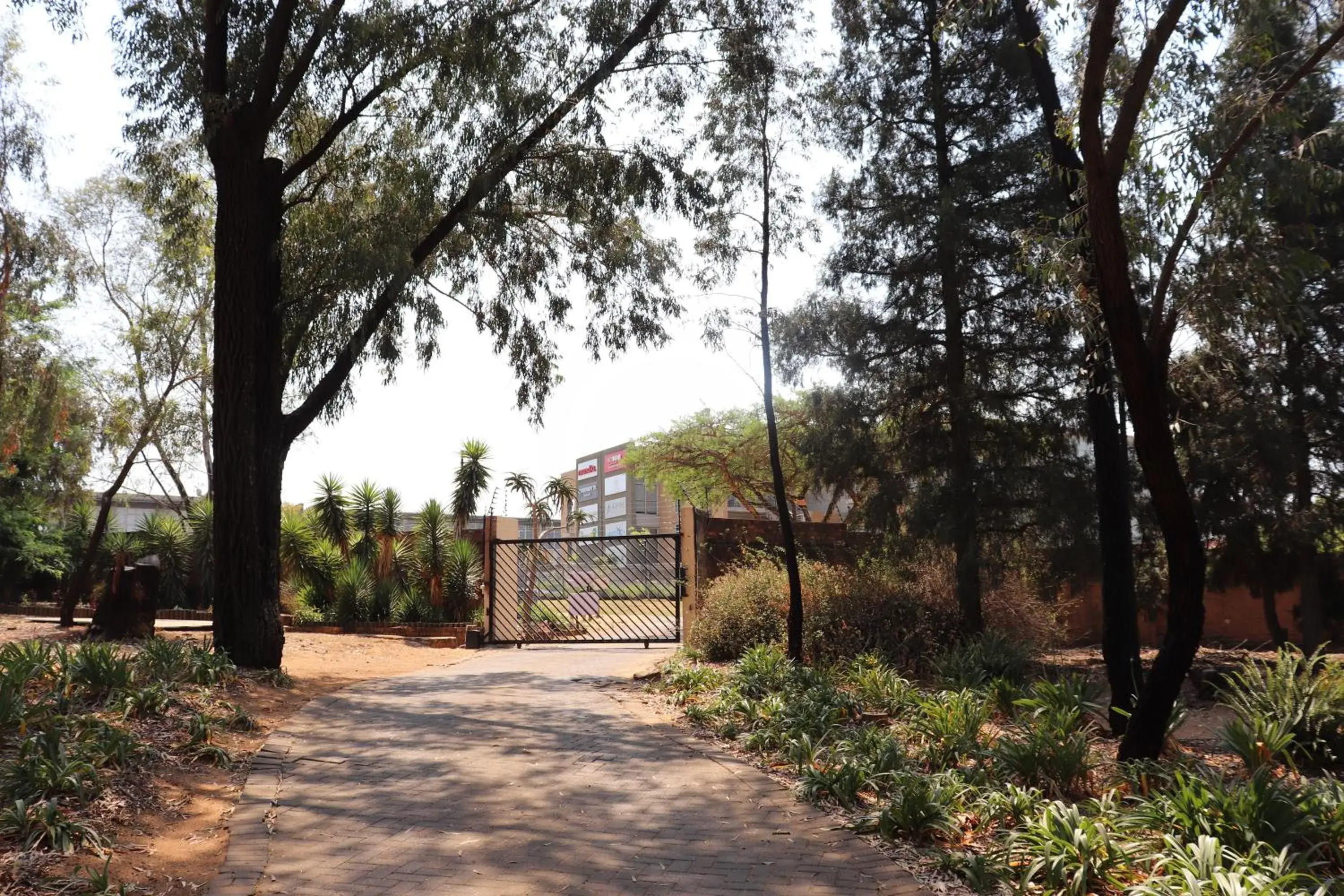 Facade/entrance in Khaya Africa Guesthouse Facade/entrance in Khaya Africa Guesthouse