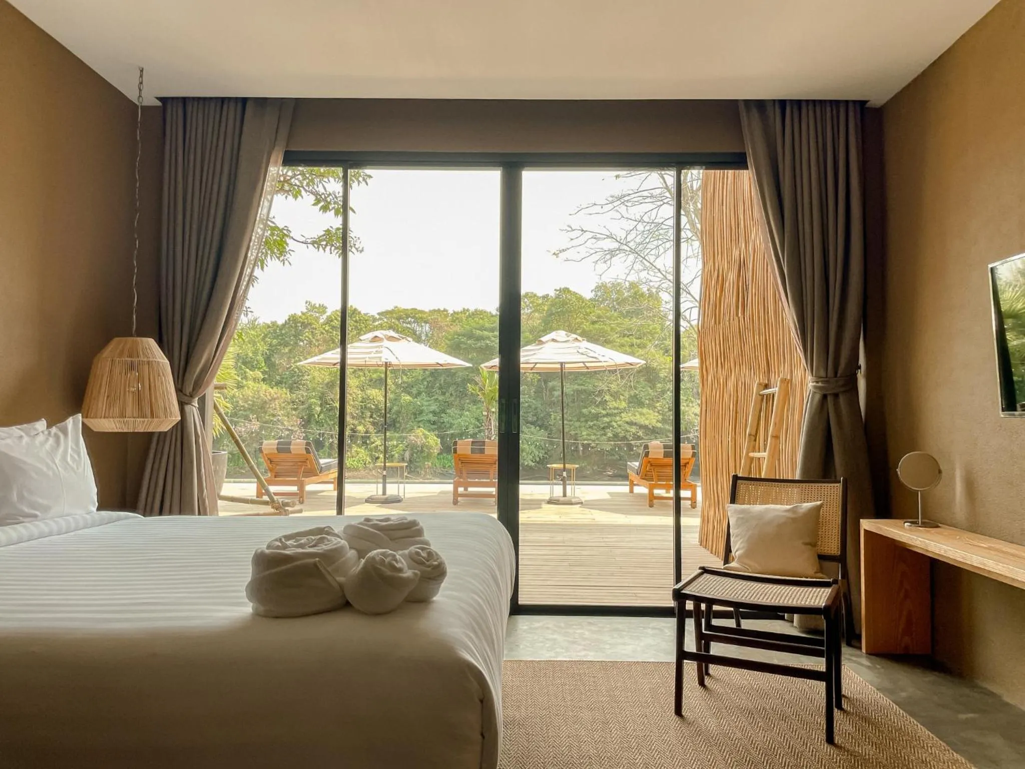 Bed in Historykan Kanchanaburi Hotel