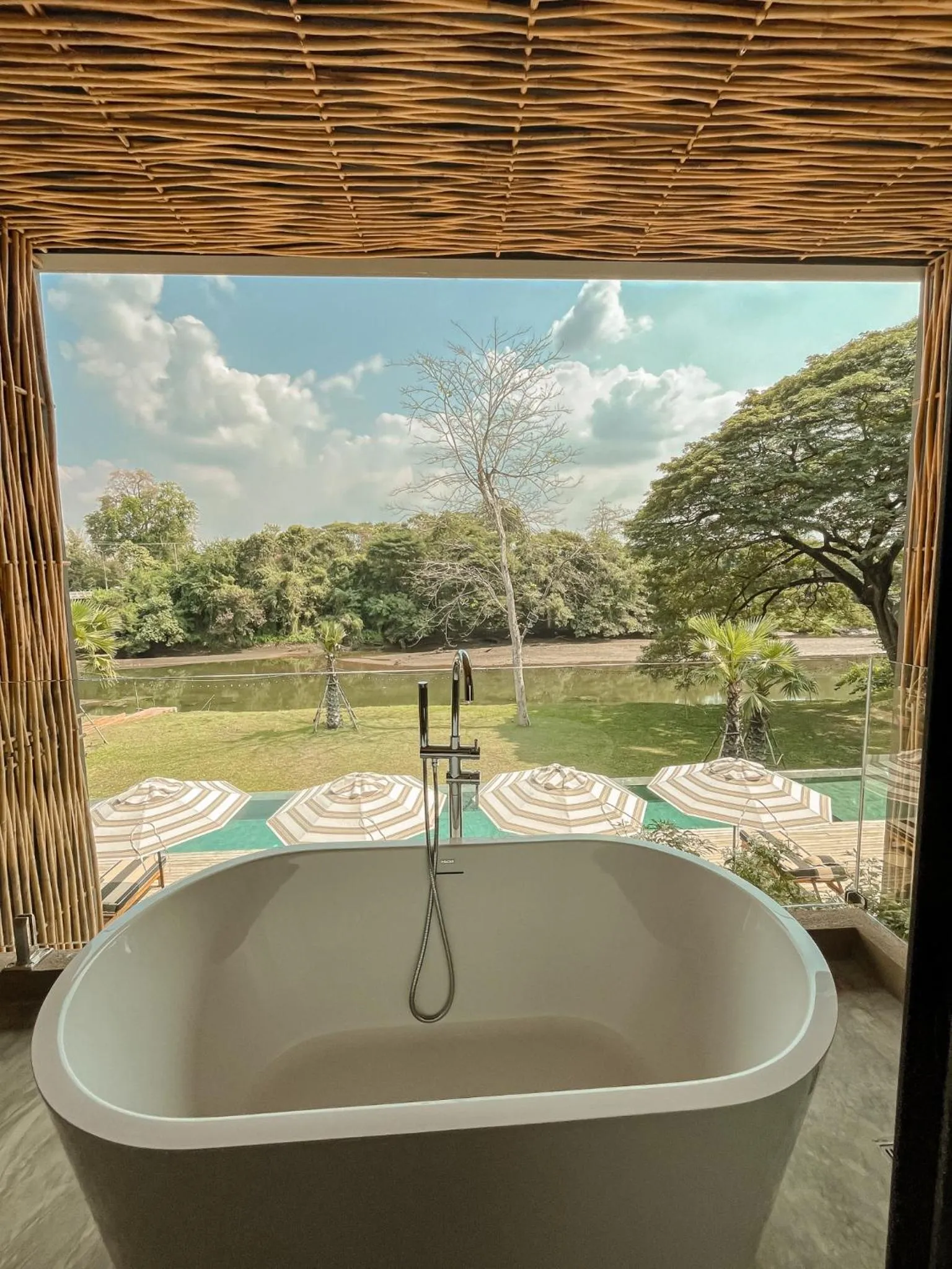 Historykan Kanchanaburi Hotel