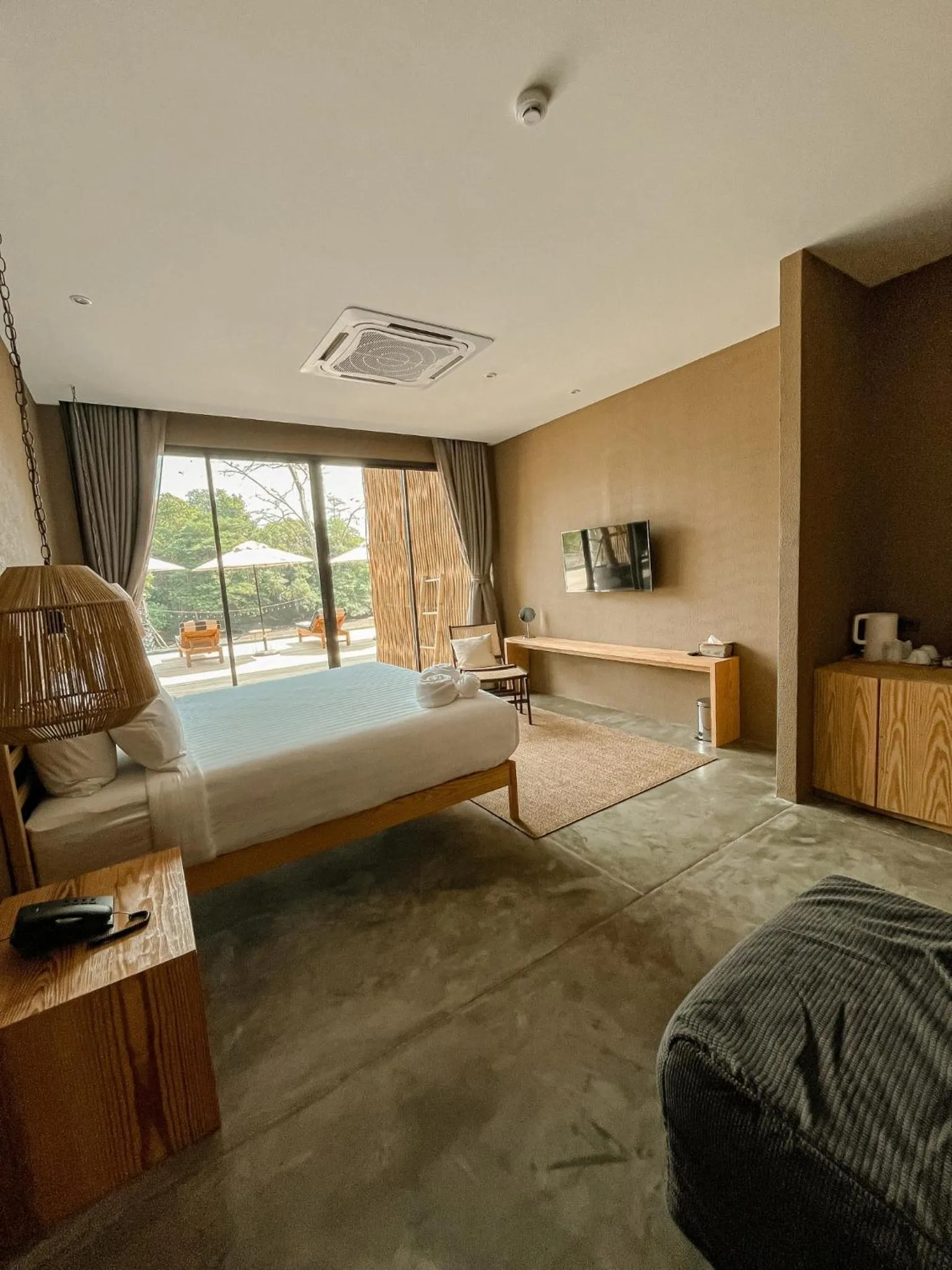 Bed in Historykan Kanchanaburi Hotel