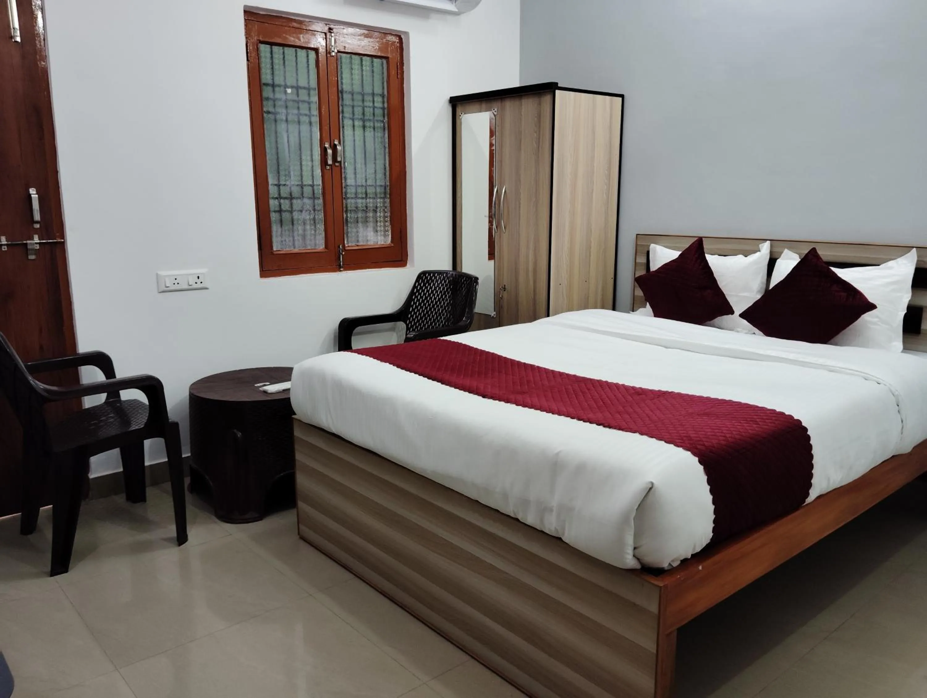 Bed in Manor Residency