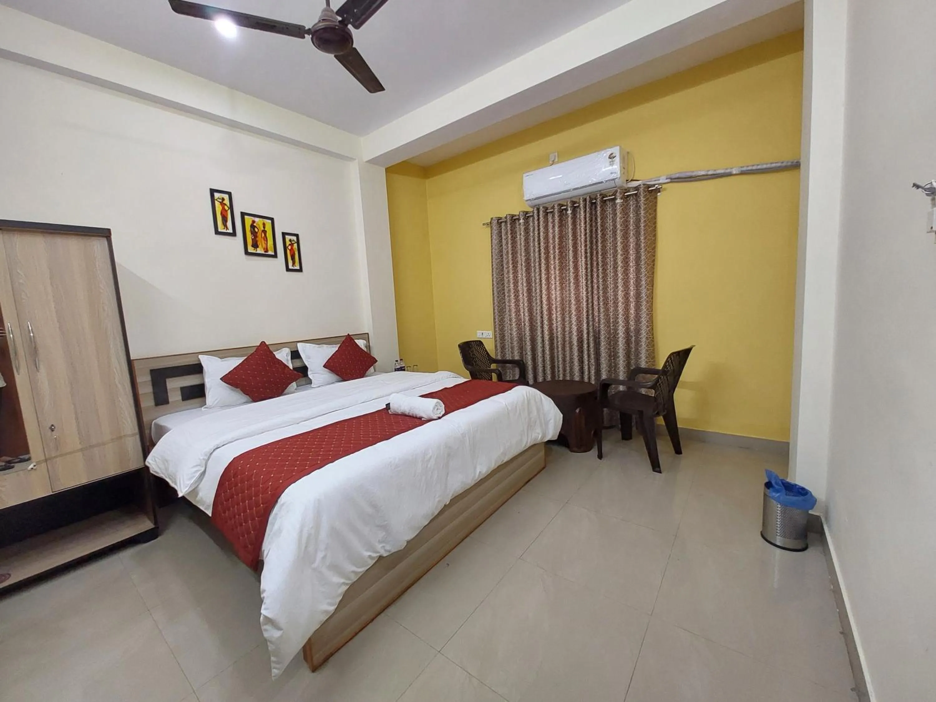 Bed in Manor Residency