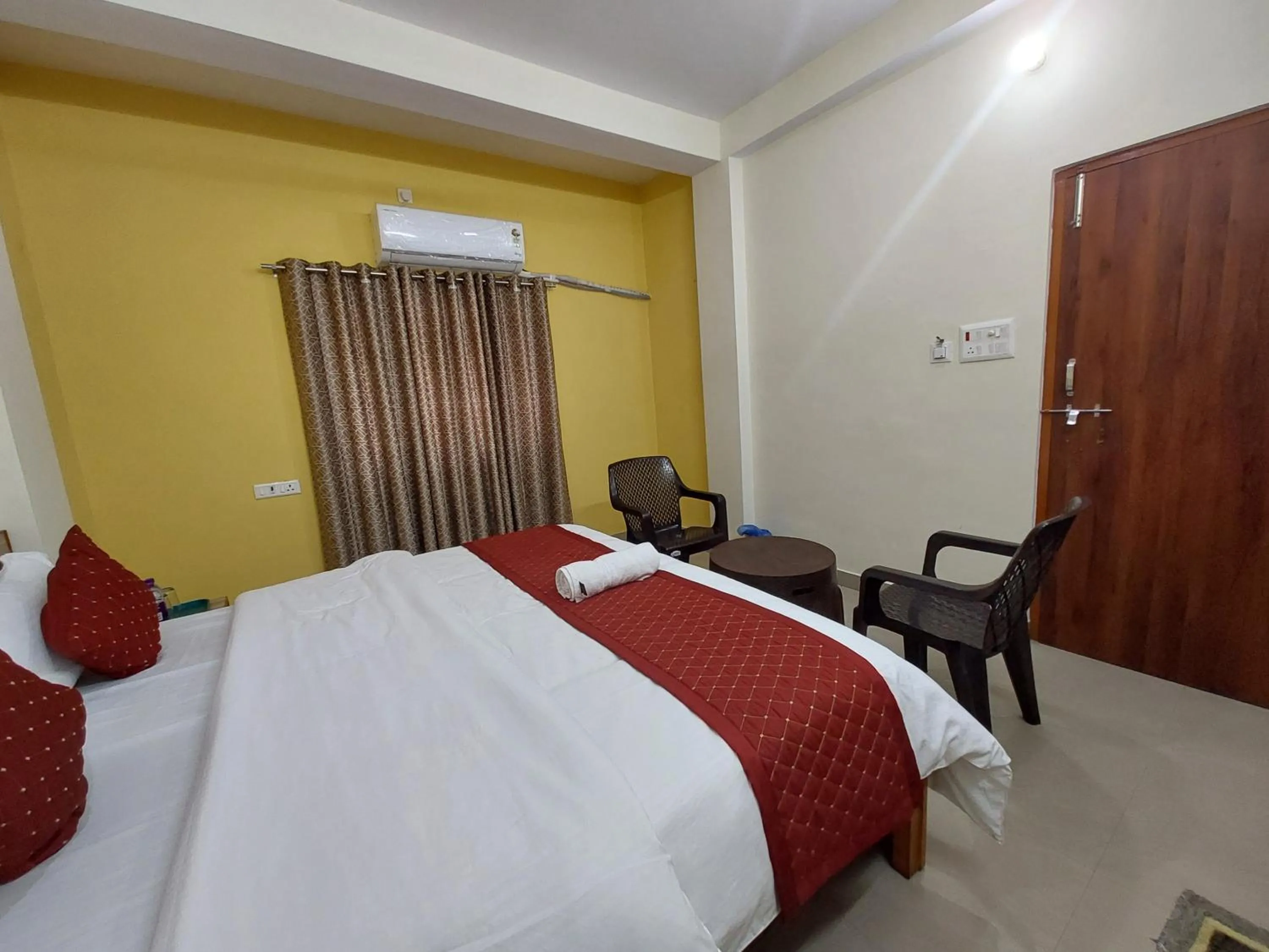 Bed in Manor Residency