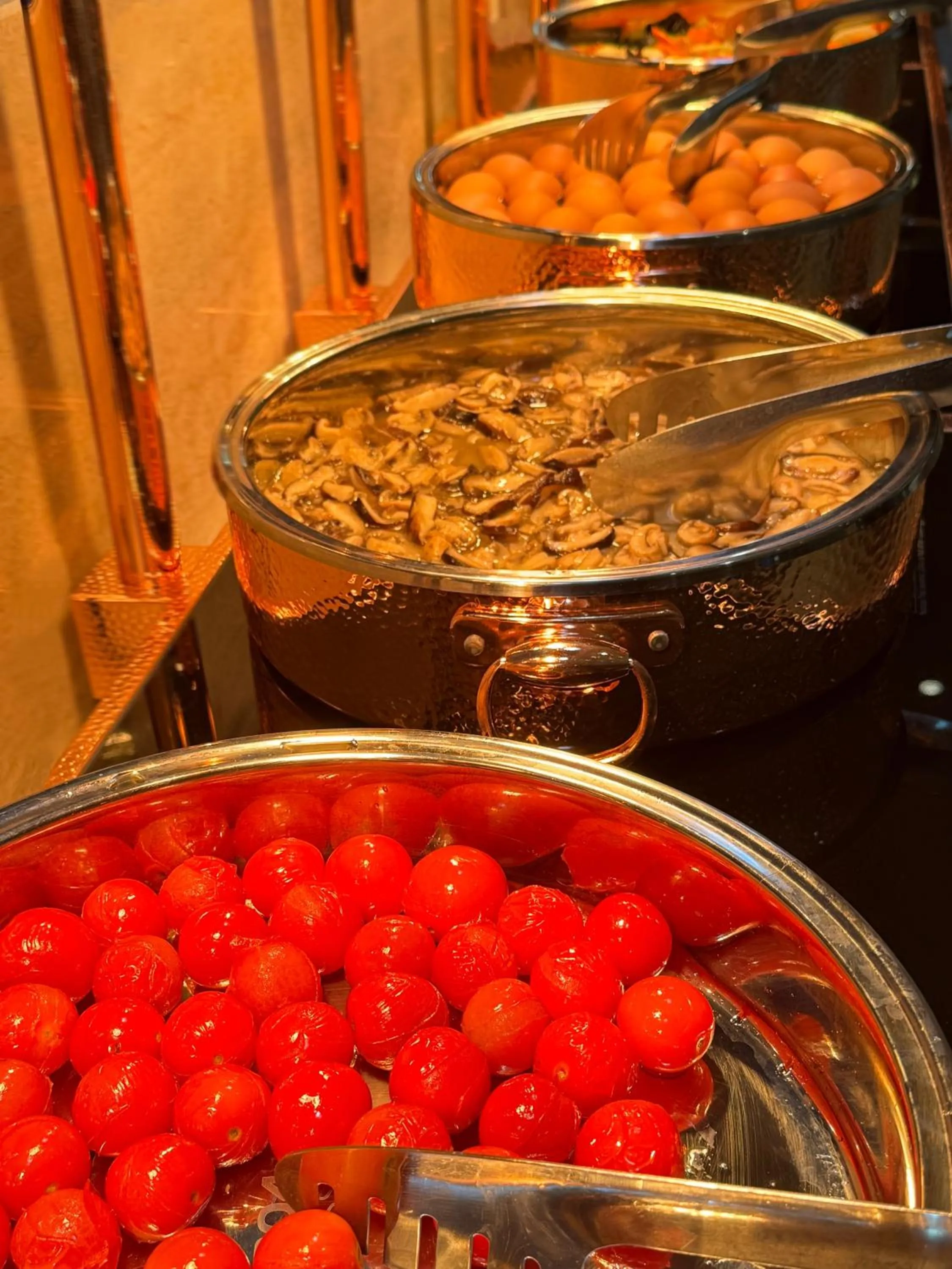 Buffet breakfast in Holiday Inn Express Shanghai New Jinqiao by IHG