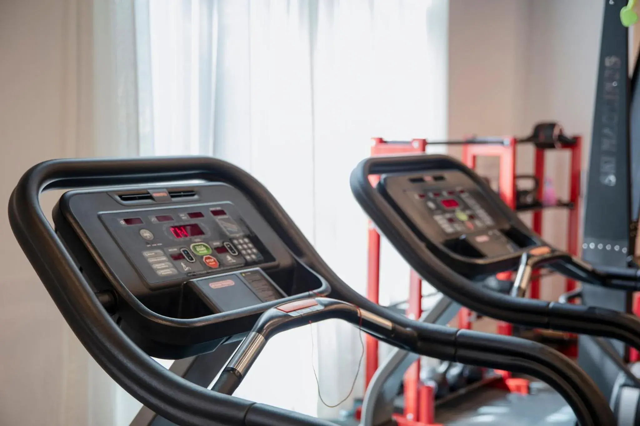 Fitness centre/facilities in Holiday Inn Express Shanghai New Jinqiao by IHG Fitness centre/facilities in Holiday Inn Express Shanghai New Jinqiao by IHG