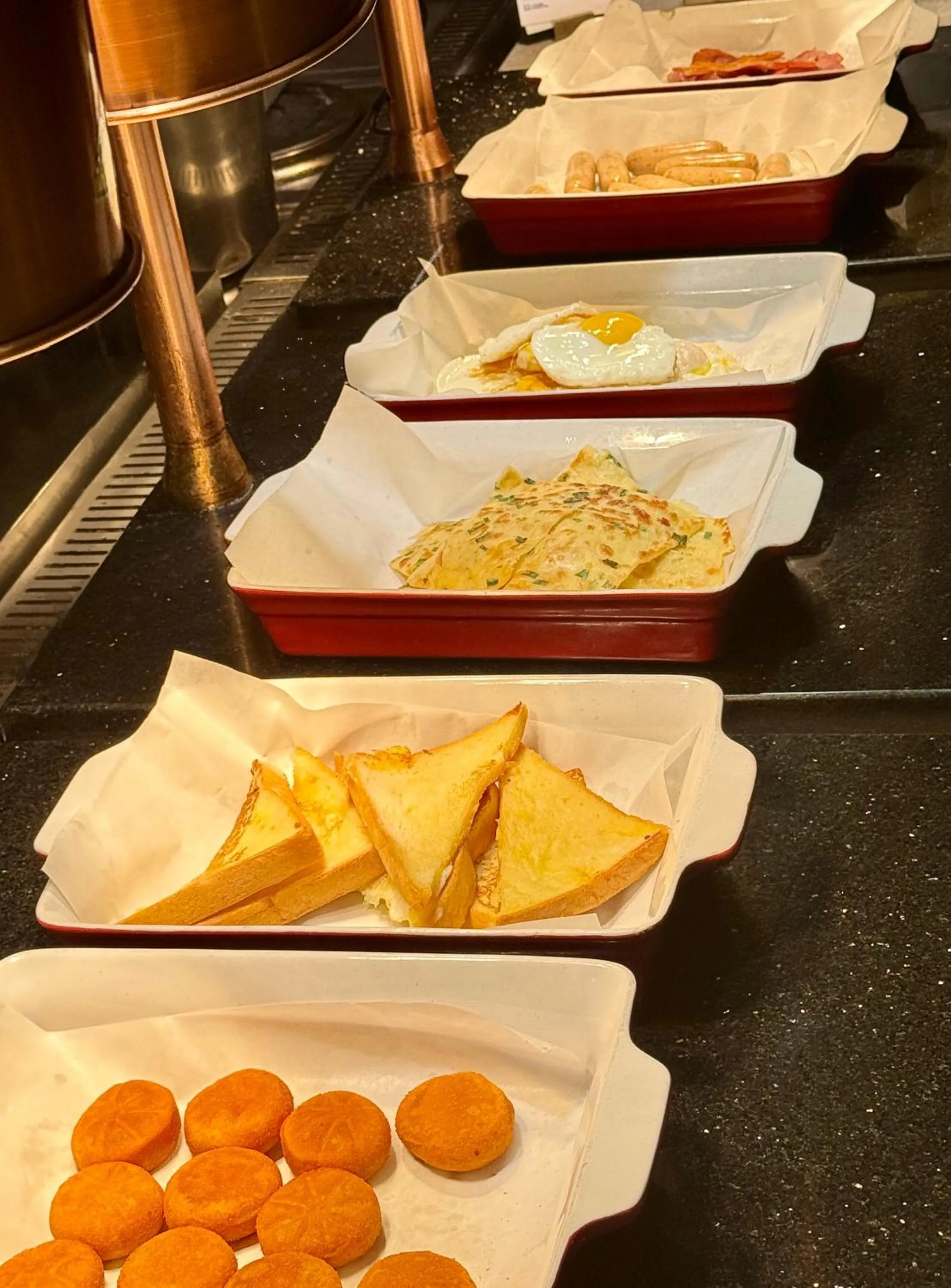 Buffet breakfast in Holiday Inn Express Shanghai New Jinqiao by IHG