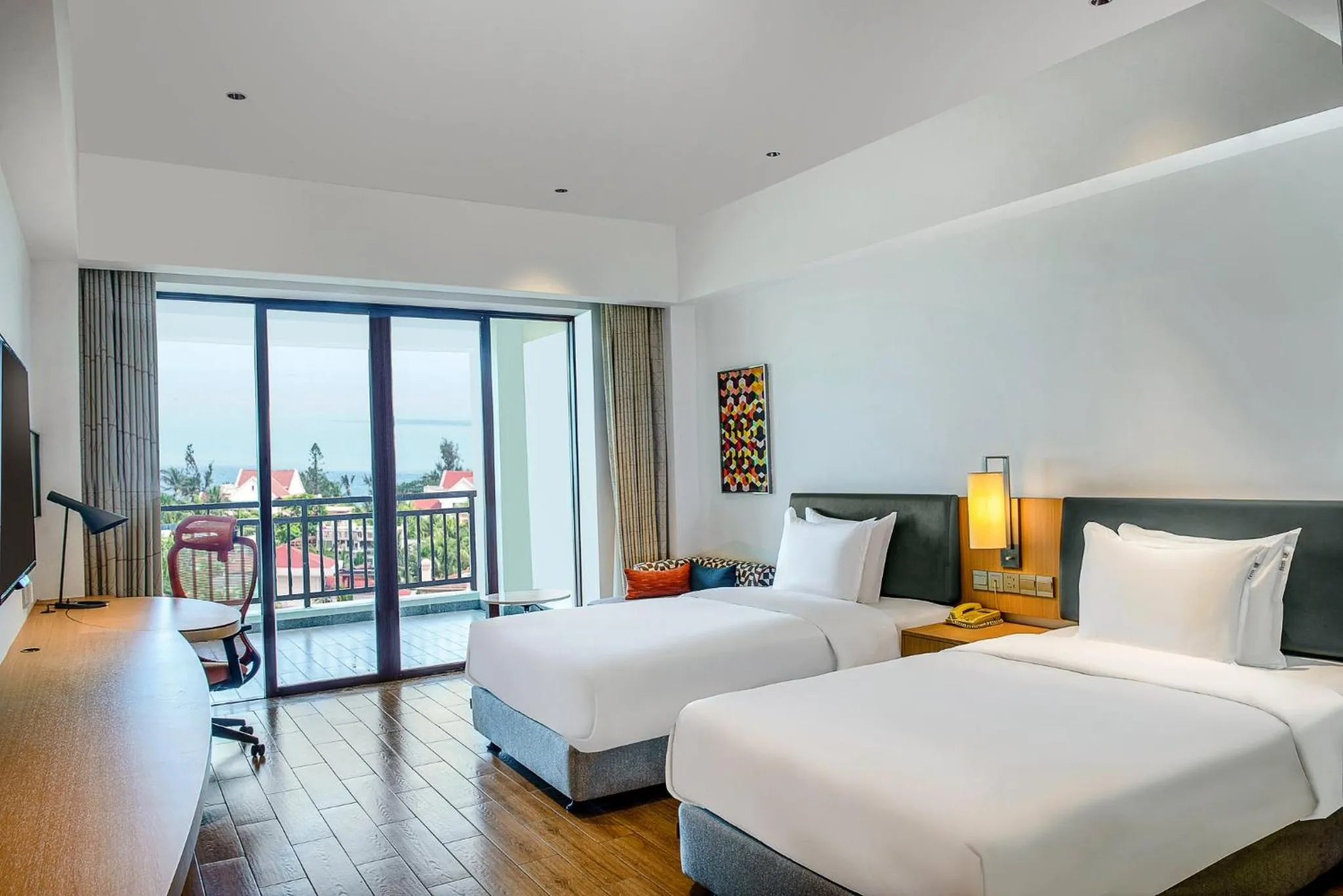 Photo of the whole room, Bed in Holiday Inn Express Haikou West Coast by IHG