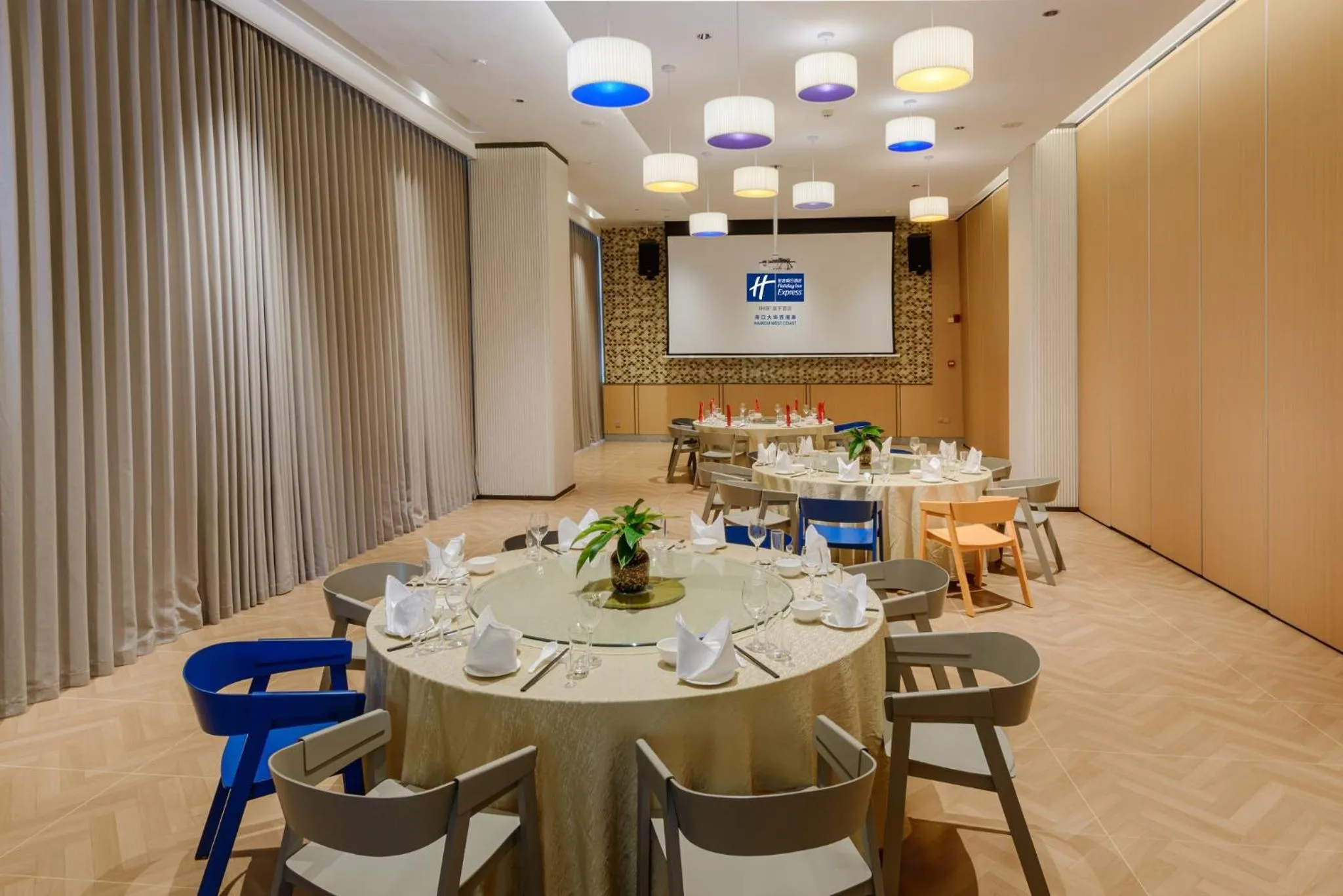 Restaurant/places to eat in Holiday Inn Express Haikou West Coast by IHG