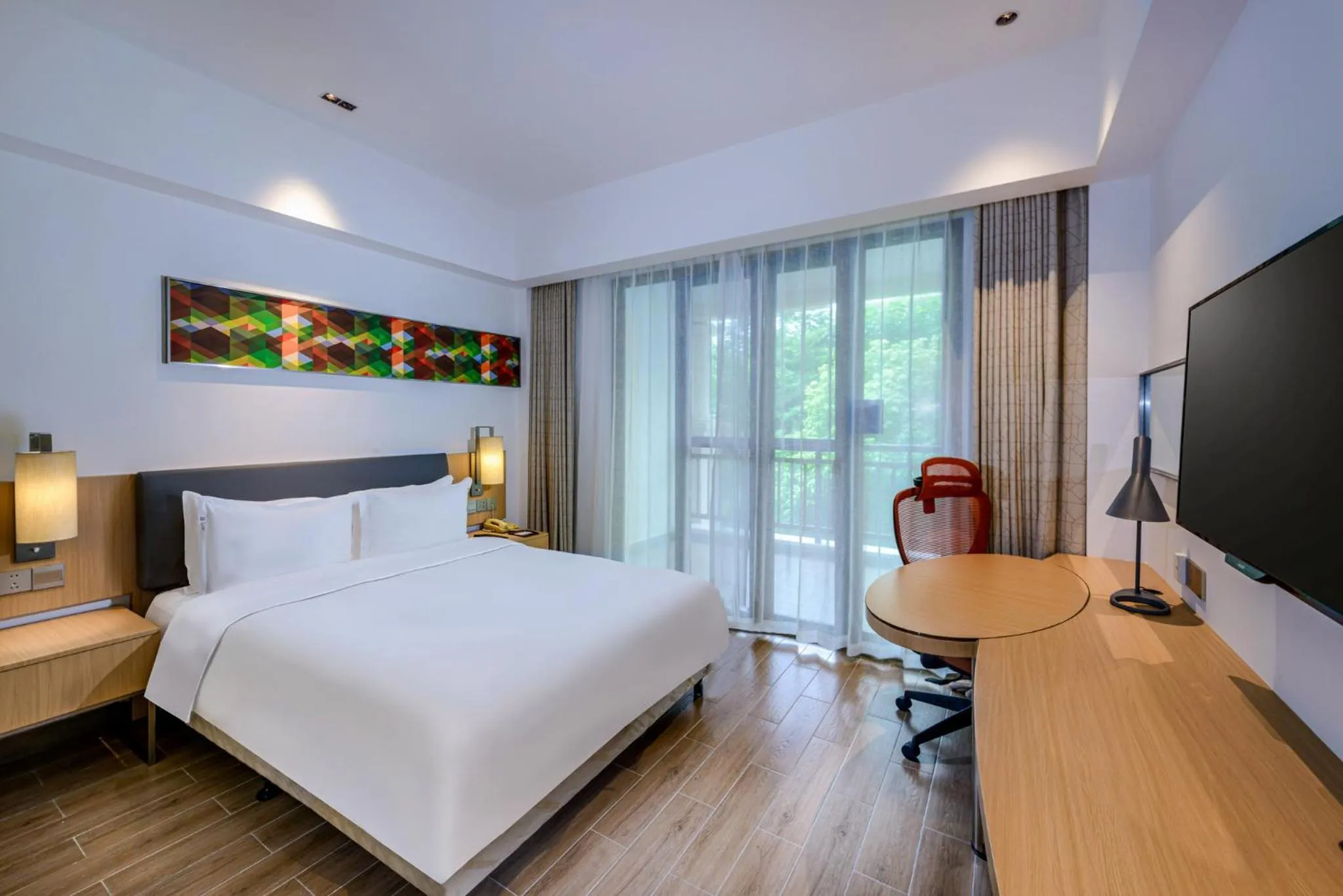 Photo of the whole room, Bed in Holiday Inn Express Haikou West Coast by IHG