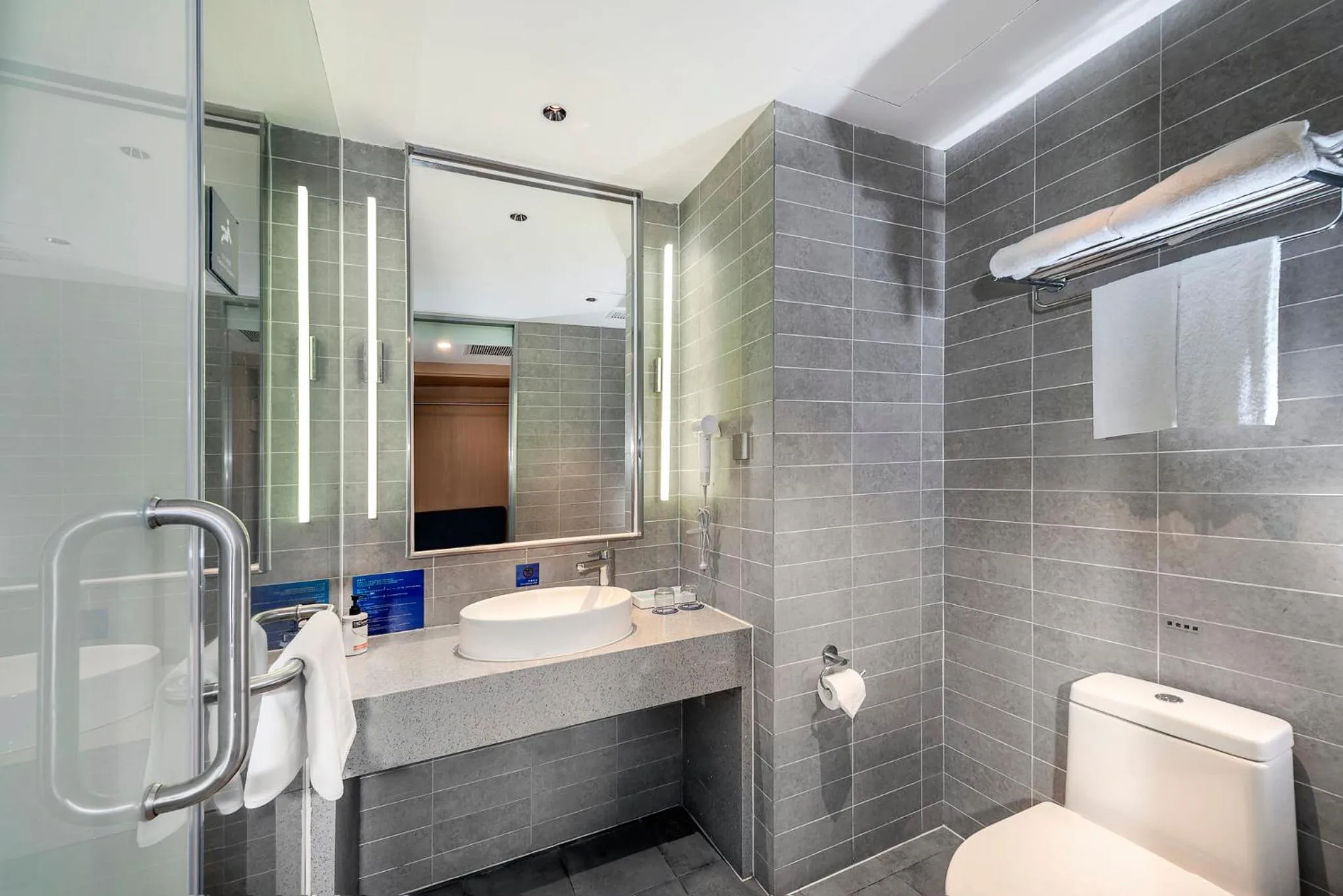 Photo of the whole room in Holiday Inn Express Haikou West Coast by IHG