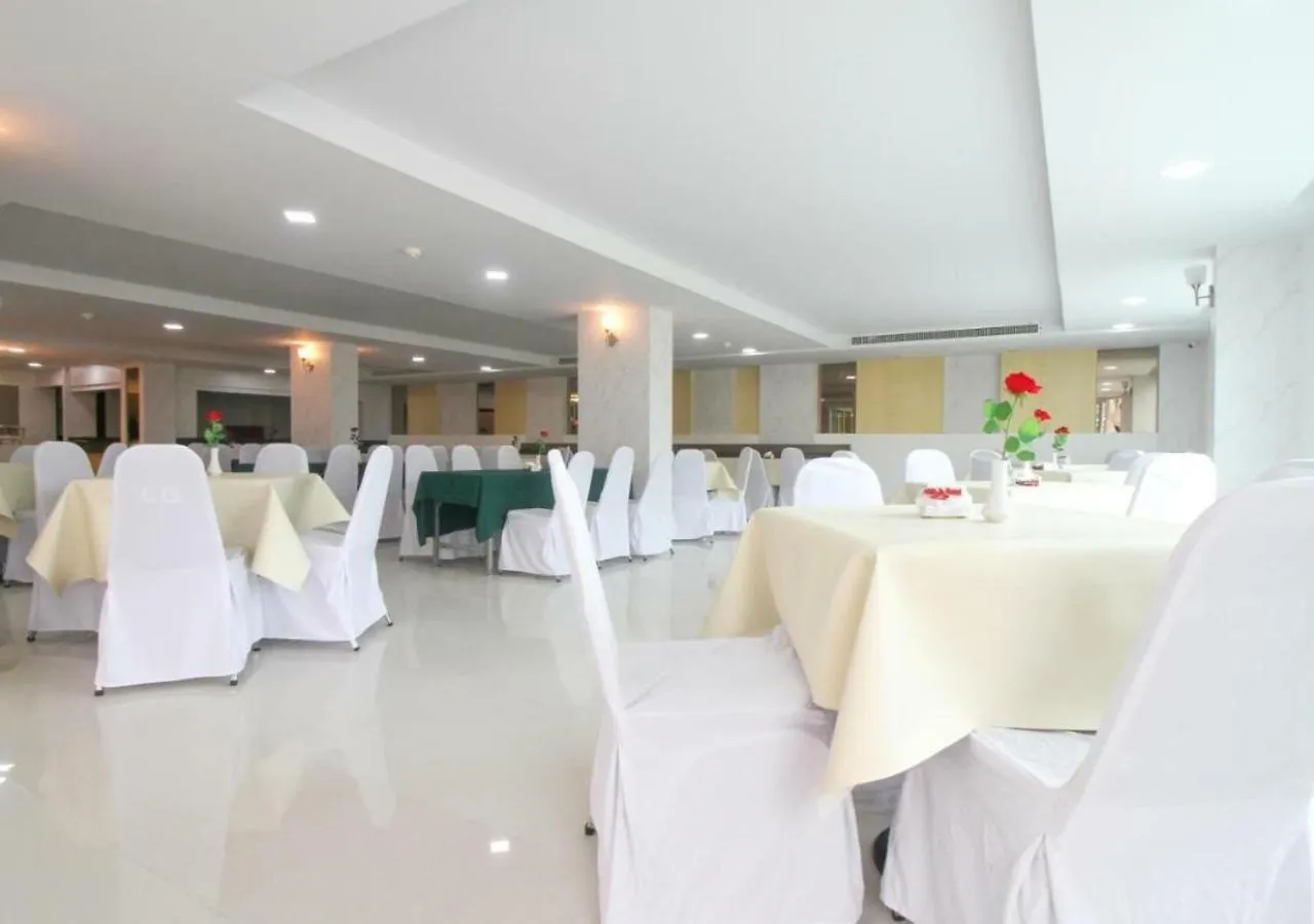 Restaurant/places to eat in Convenient Grand Plus Hotel Suvarnabhumi