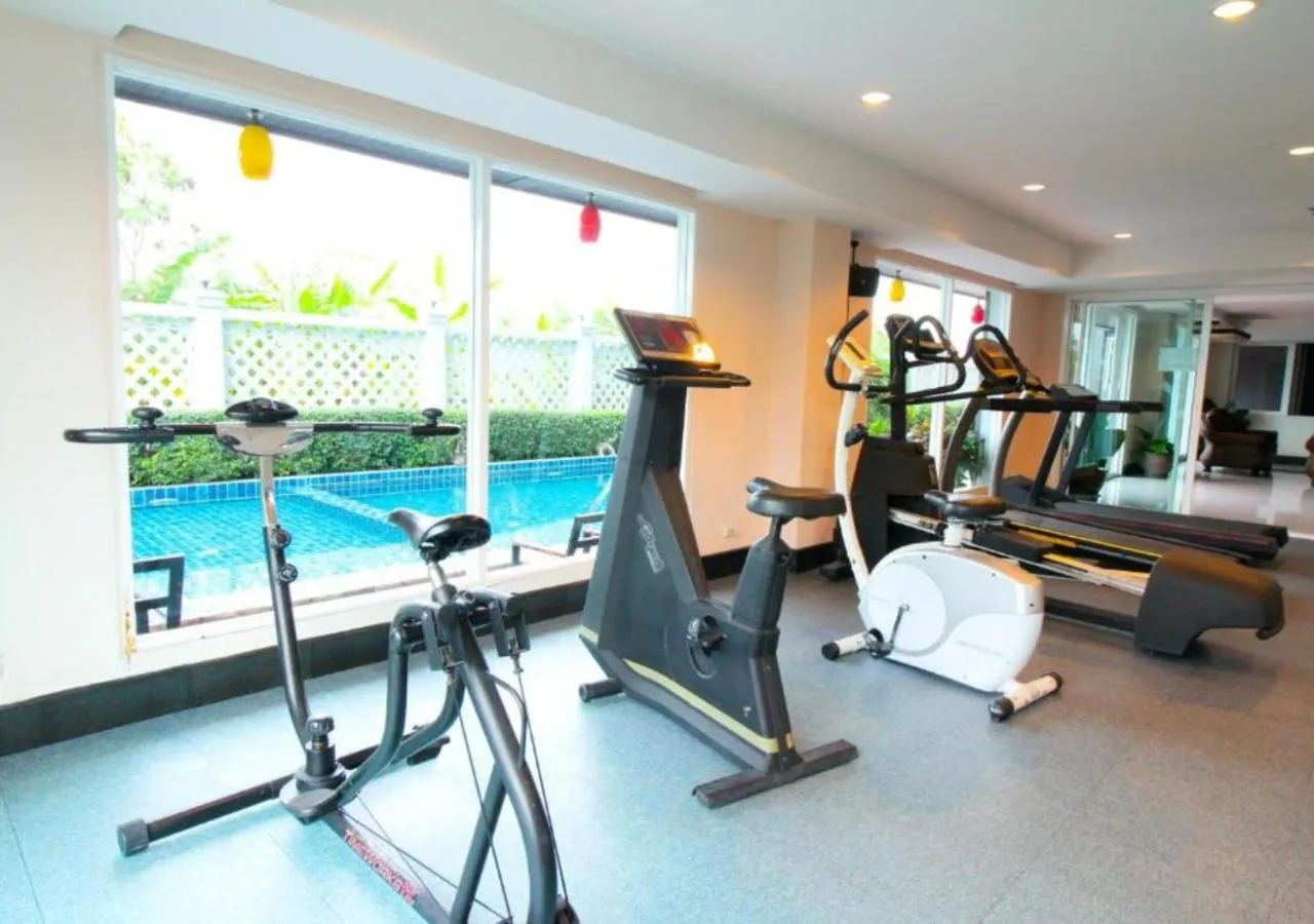 Fitness centre/facilities in Convenient Grand Plus Hotel Suvarnabhumi