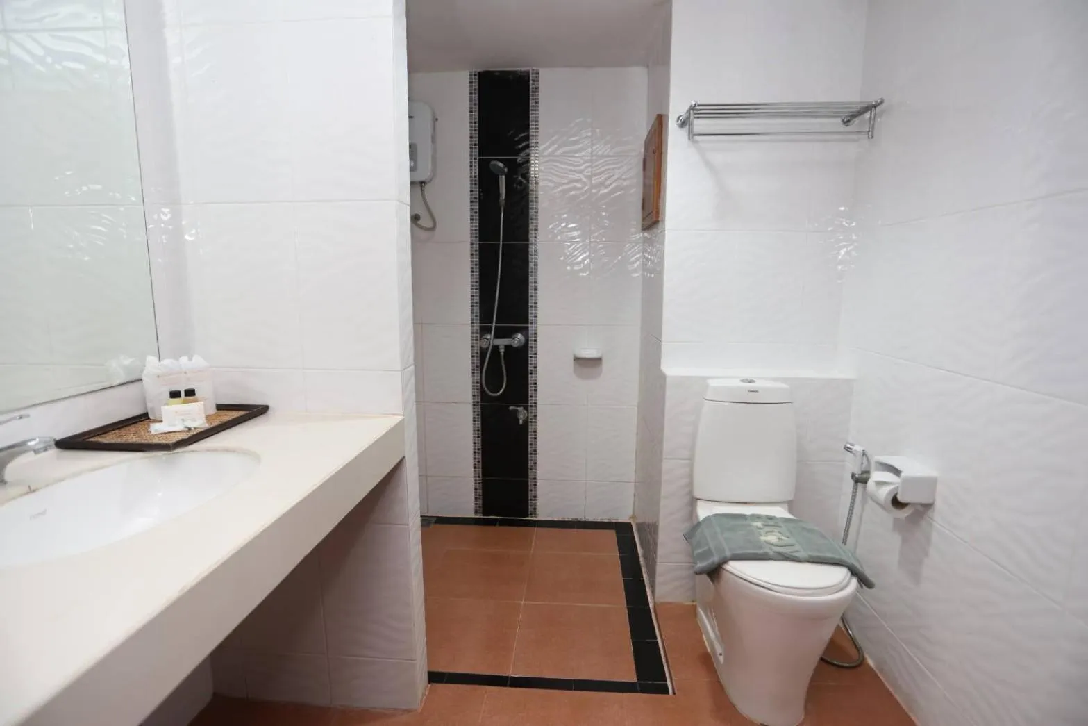 Shower in Convenient Grand Plus Hotel Suvarnabhumi