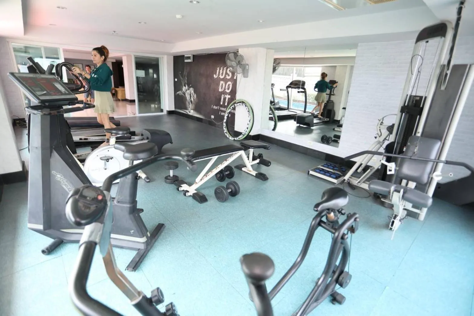 Fitness centre/facilities in Convenient Grand Plus Hotel Suvarnabhumi