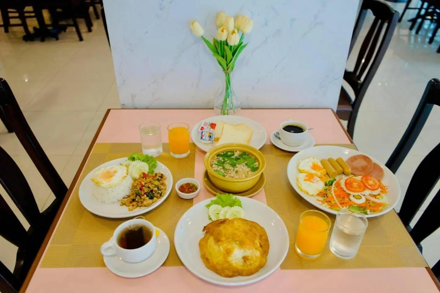Breakfast in Convenient Grand Plus Hotel Suvarnabhumi