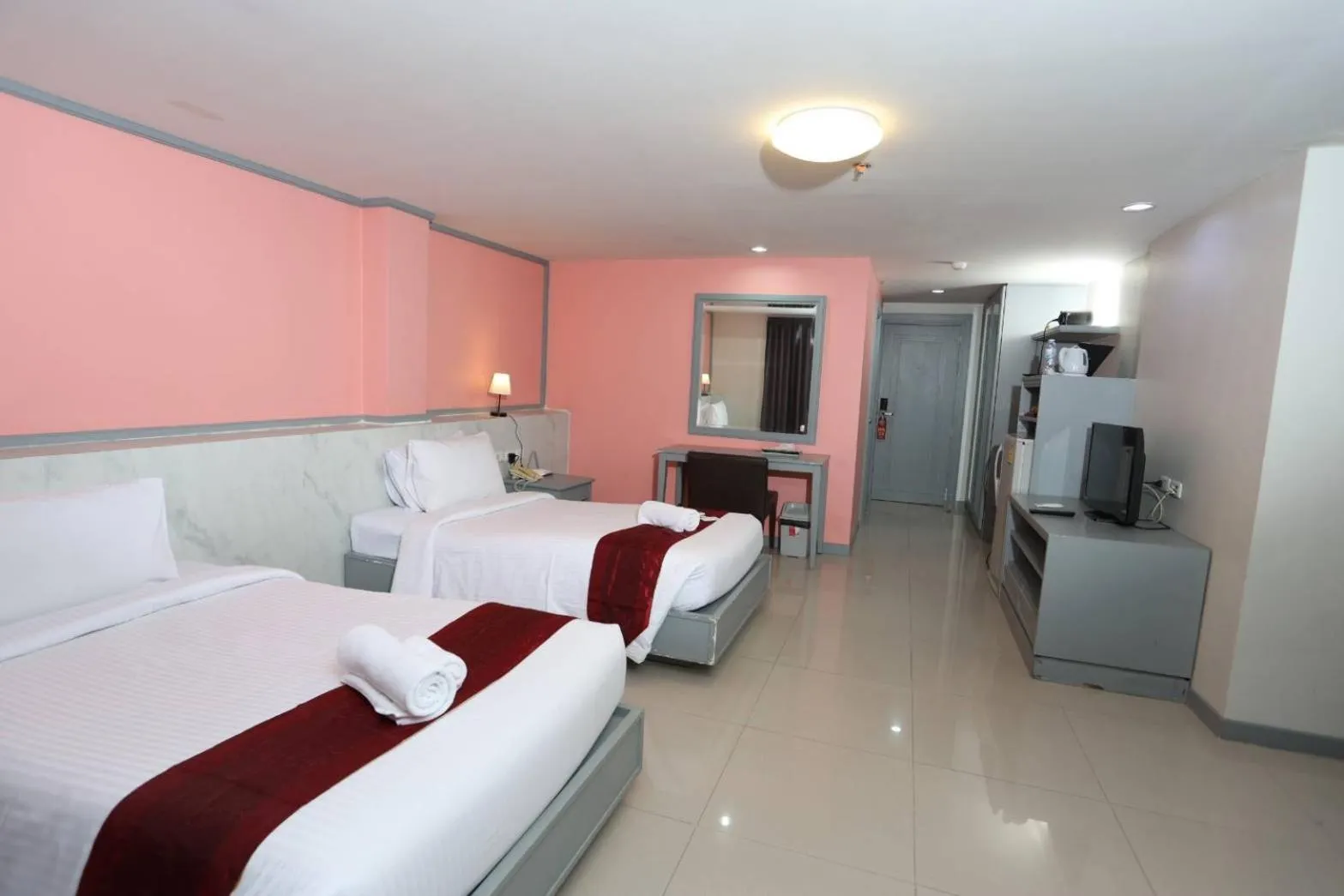 Bed in Convenient Grand Plus Hotel Suvarnabhumi
