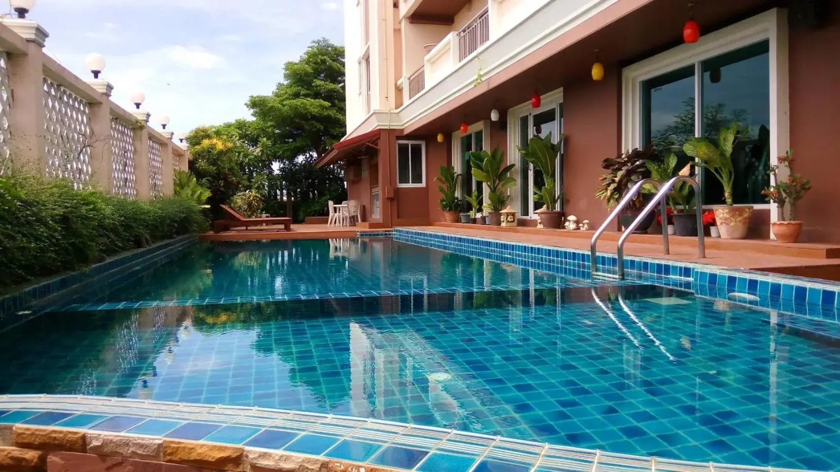 Property building in Convenient Grand Plus Hotel Suvarnabhumi Property building in Convenient Grand Plus Hotel Suvarnabhumi