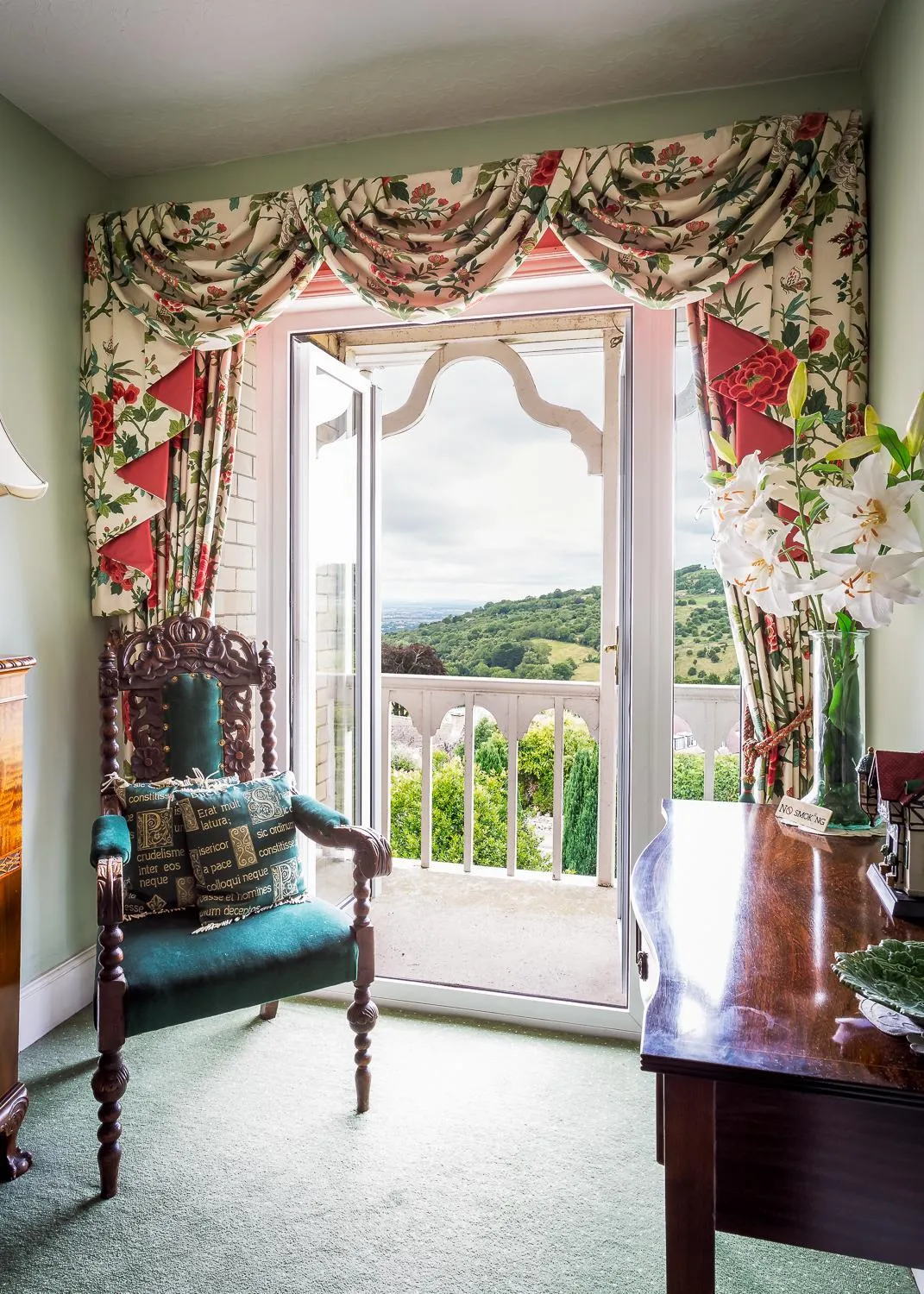 Seating area in Cleeve Hill Hotel